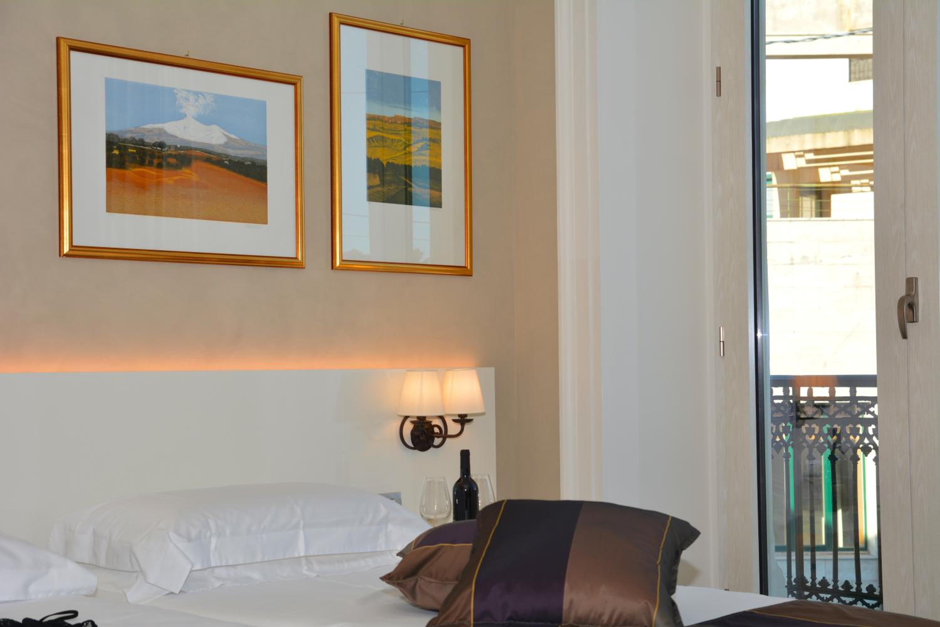 Double Room with Private Bathroom photo 2