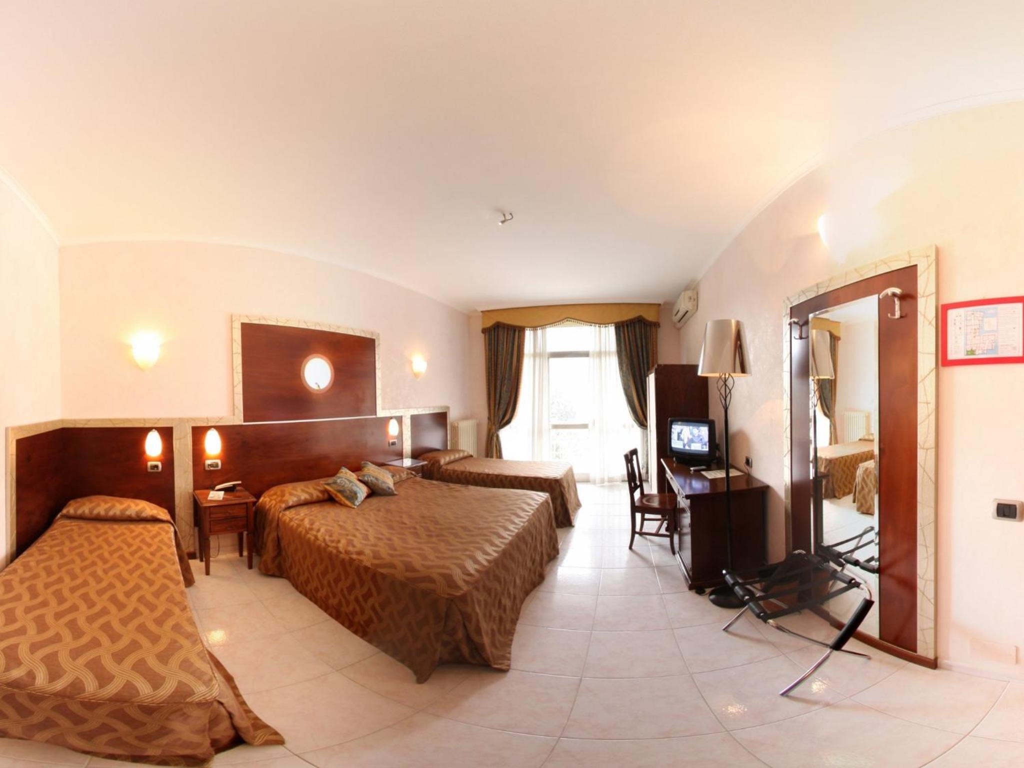 Quadruple Room - Photo 4