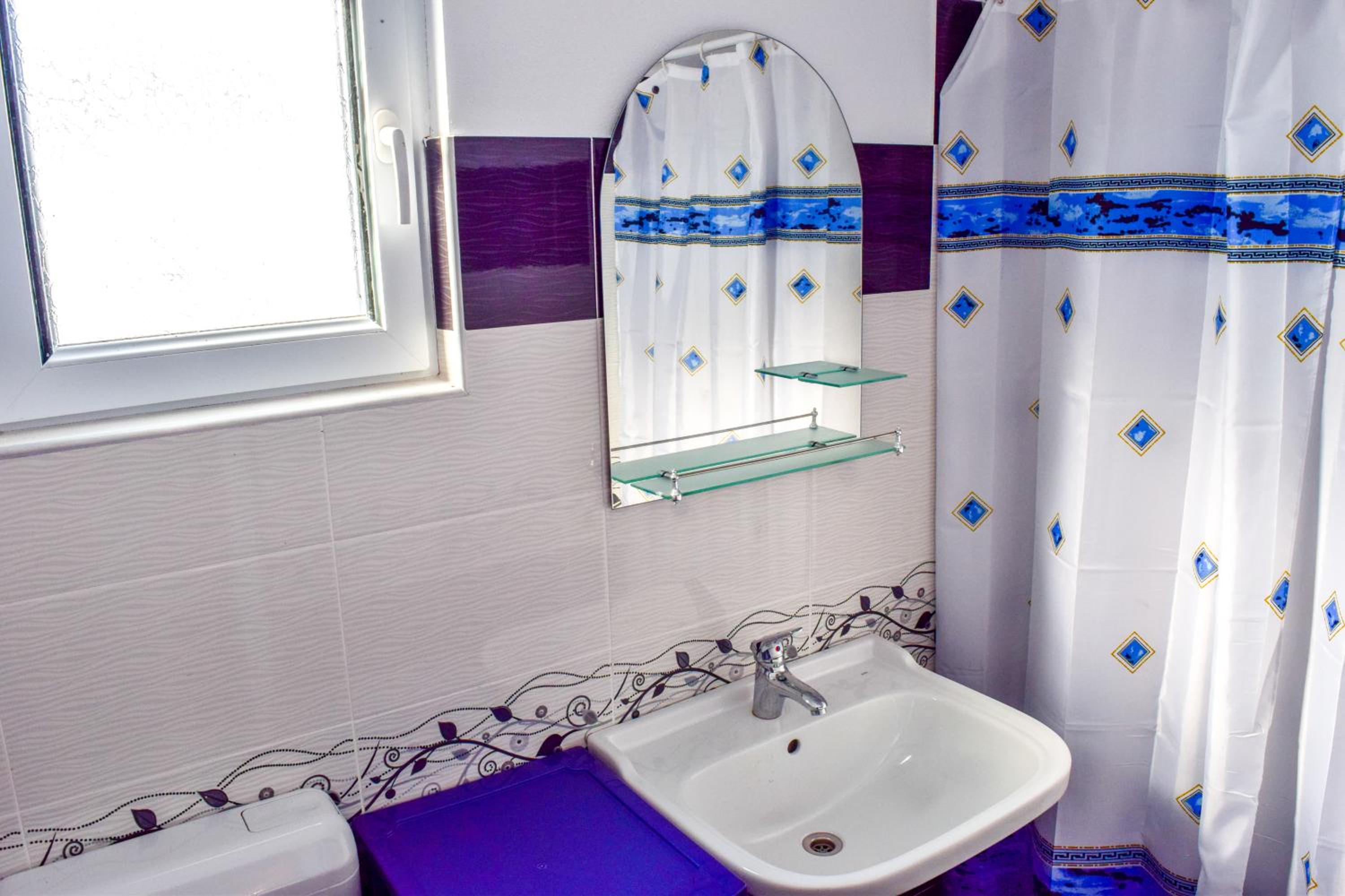 Standard Double Room - Photo 5