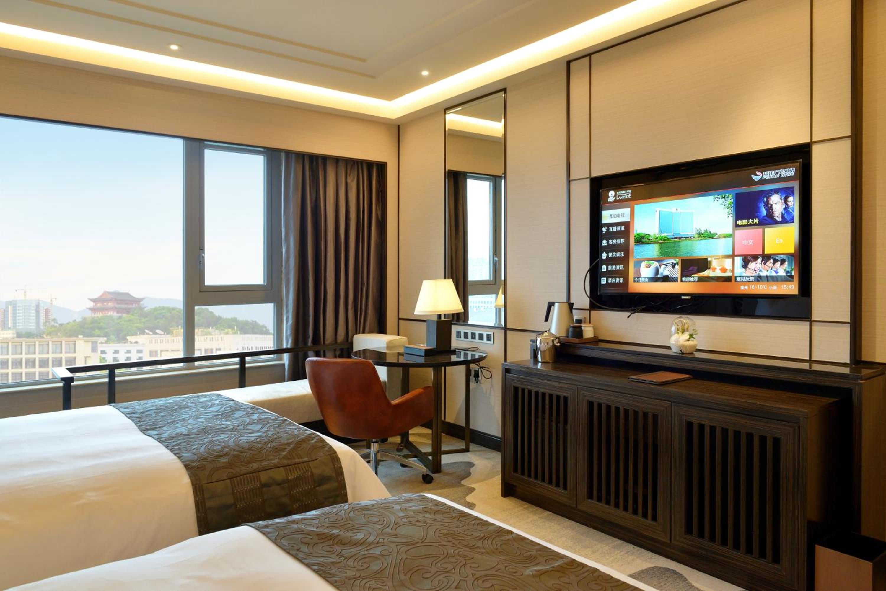 Deluxe Twin Room with City View photo 3
