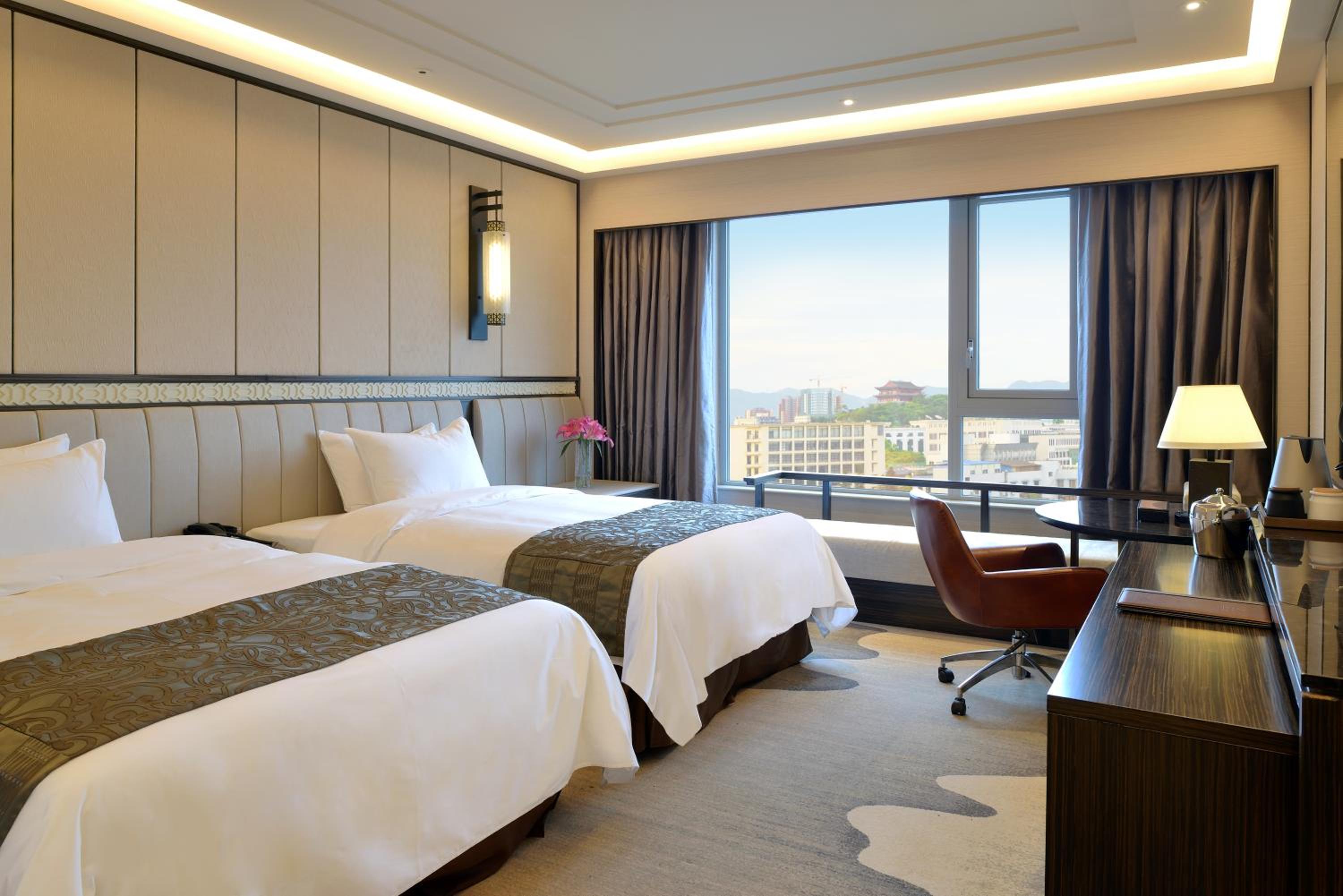 Deluxe Twin Room with City View