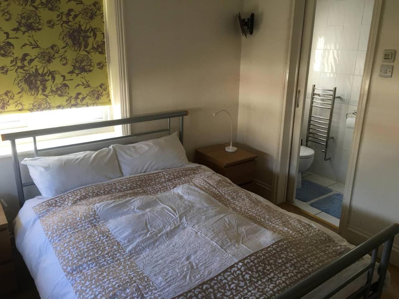 Double Room With Private Bathroom photo 1