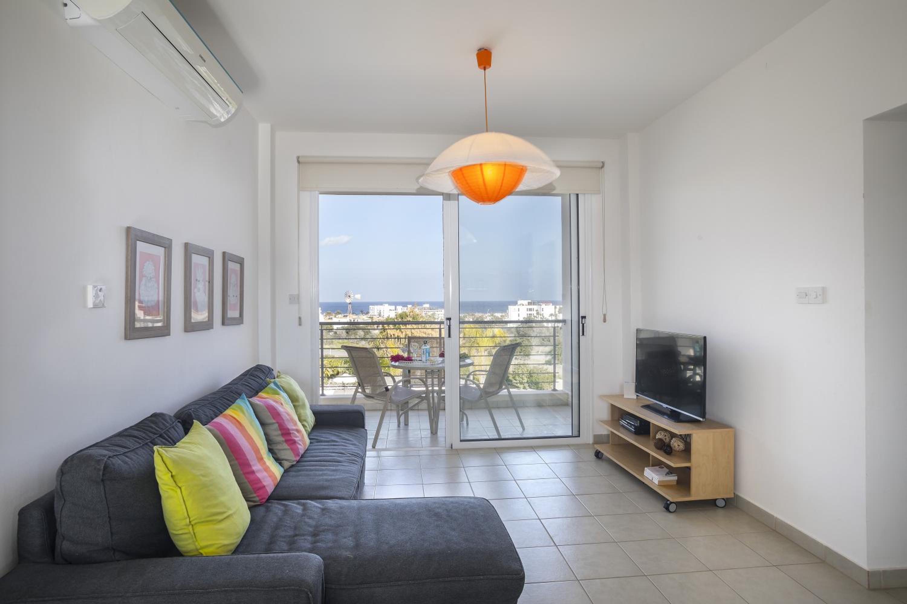 Apartment photo 3