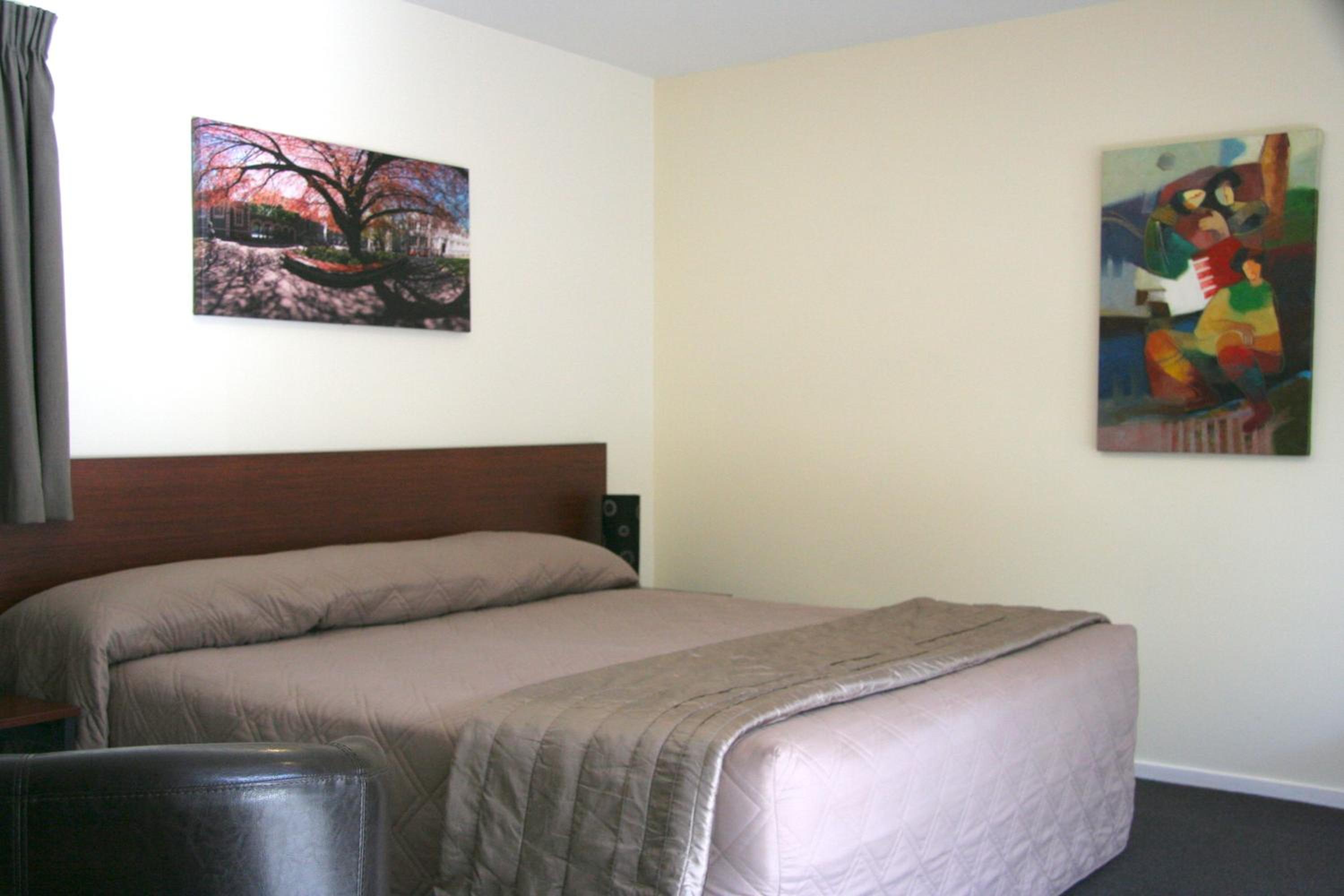 One-Bedroom Apartment - Photo 5