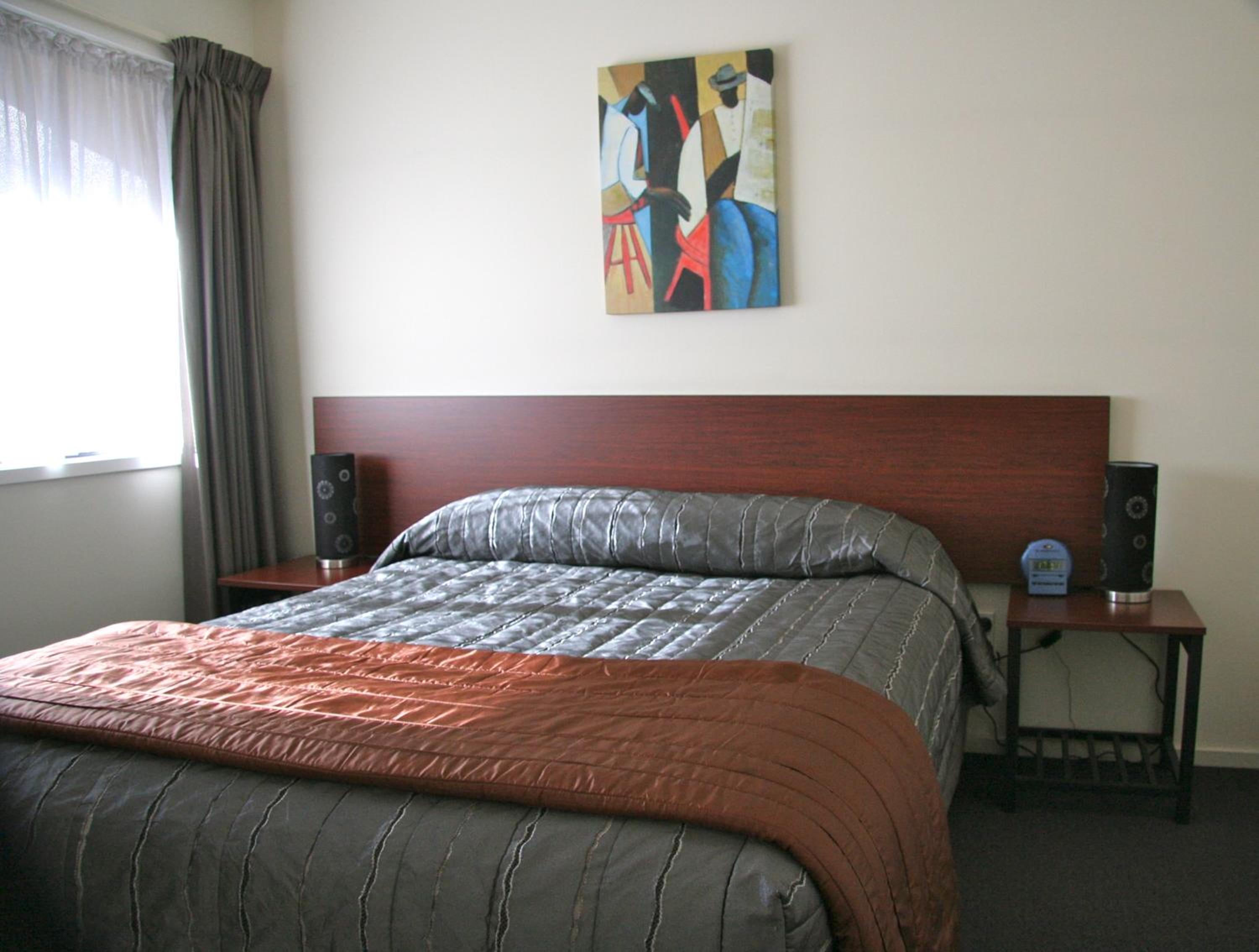 One-Bedroom Apartment - Photo 3
