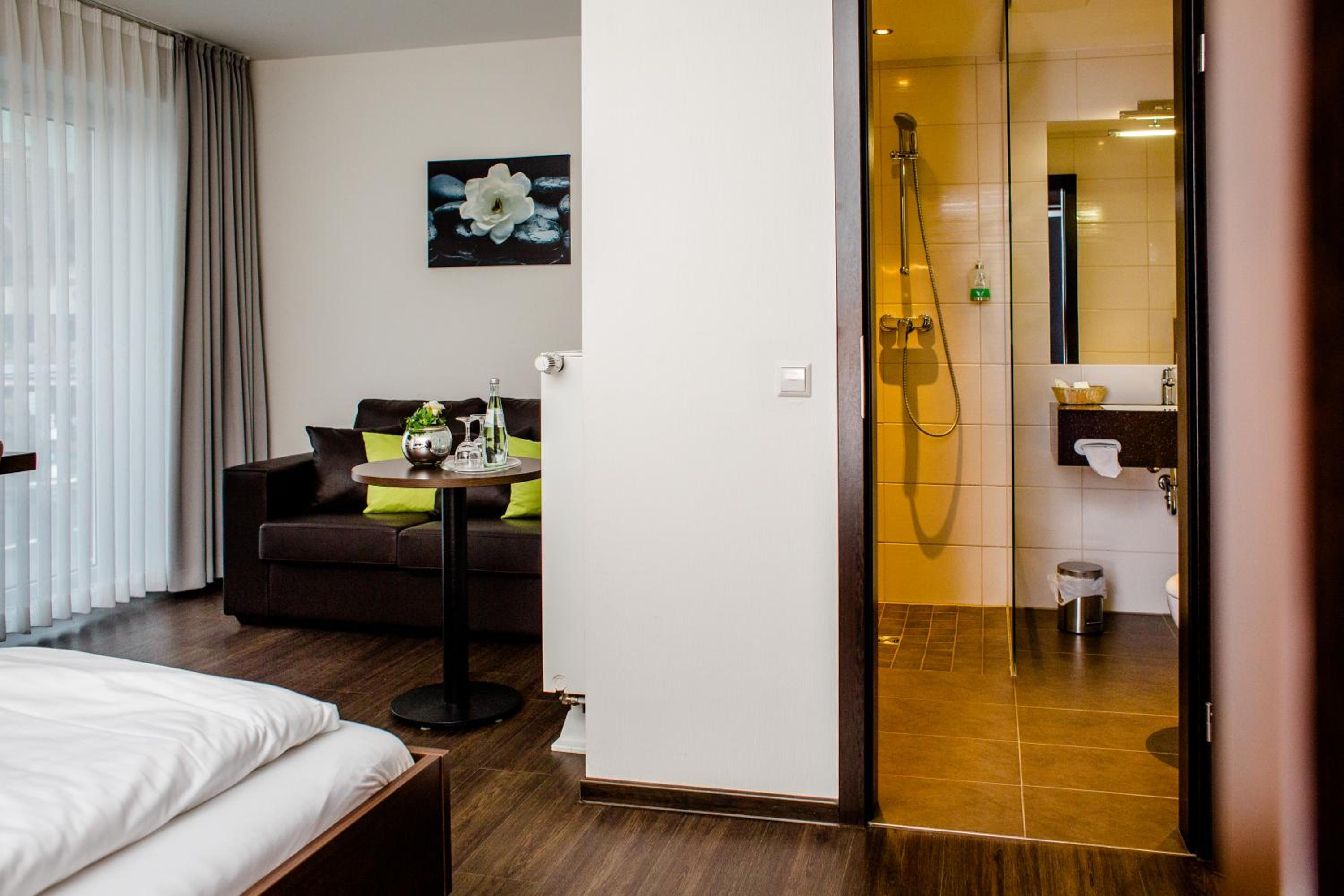 Double Room - Photo 9