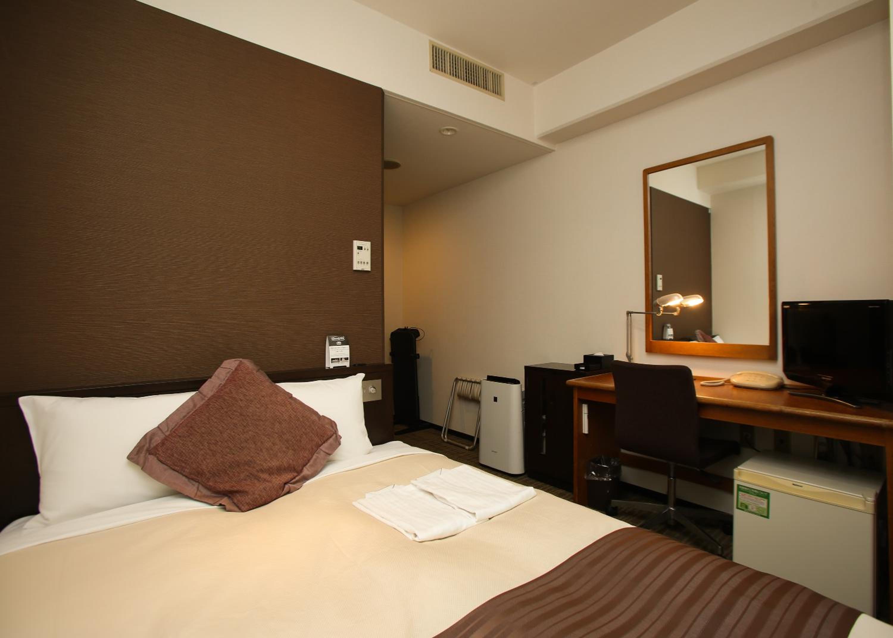 Semi Double Room - Non-Smoking  photo 1