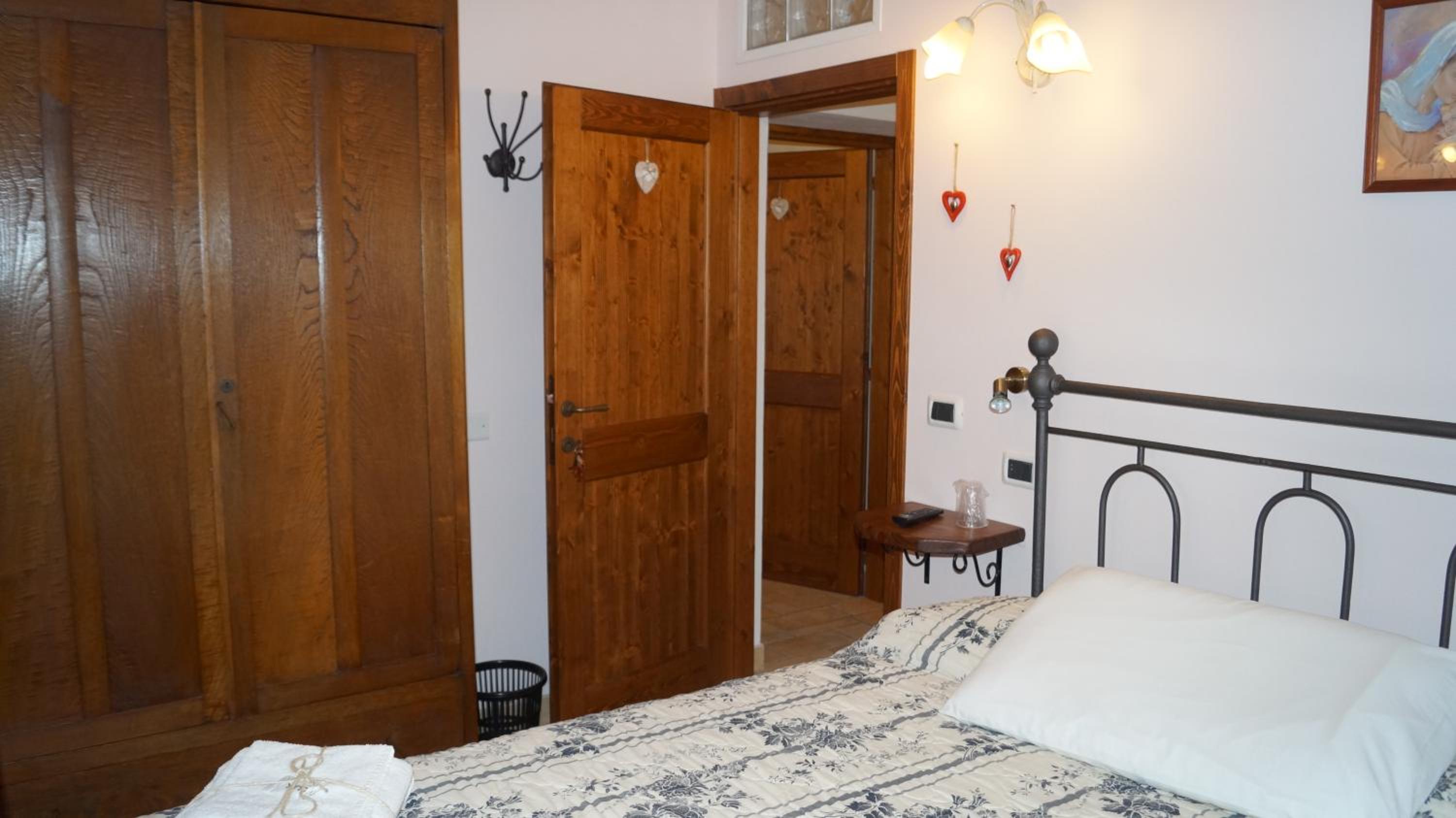 Double Room - Photo 6