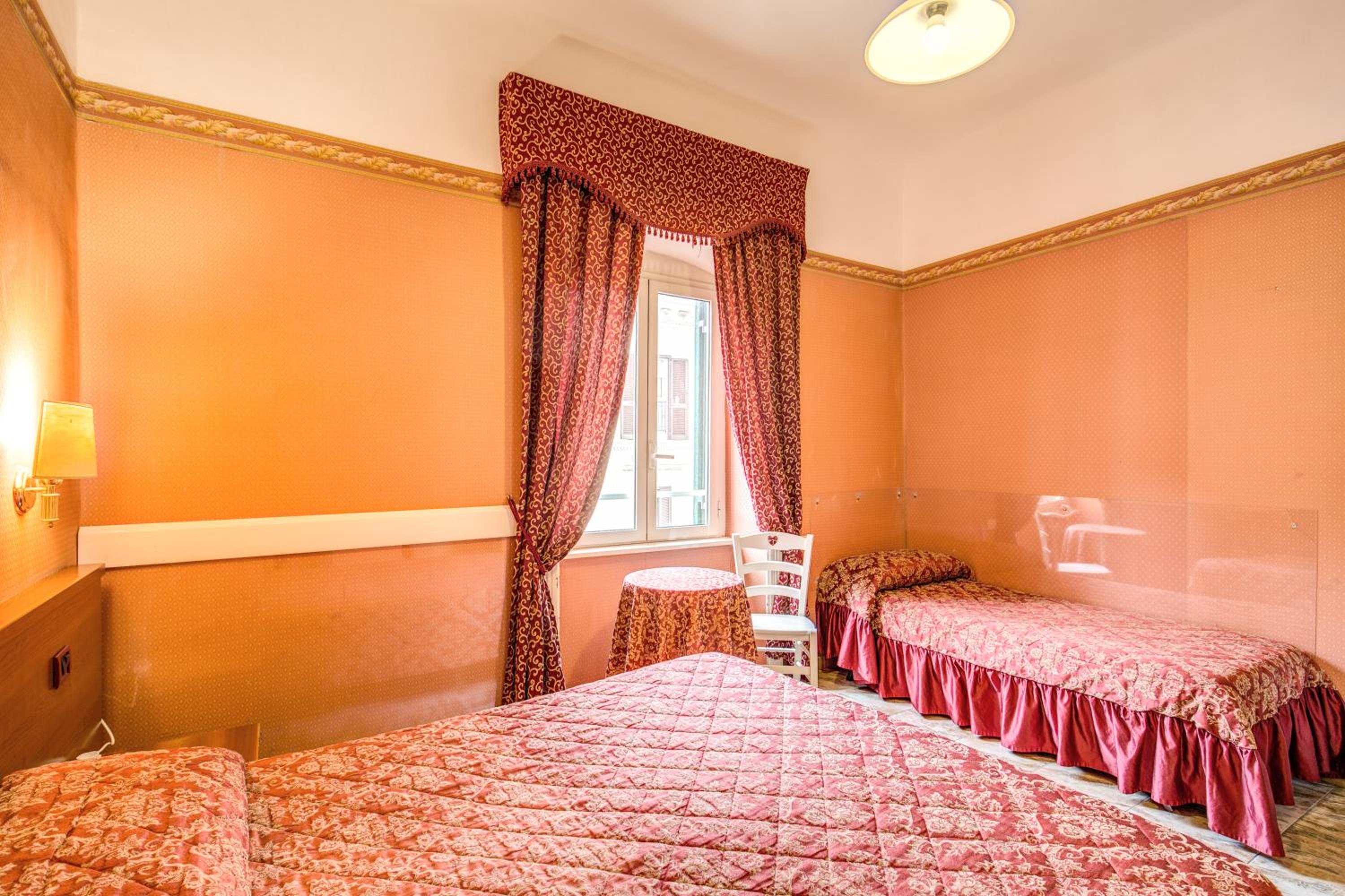 Standard Triple Room photo 3
