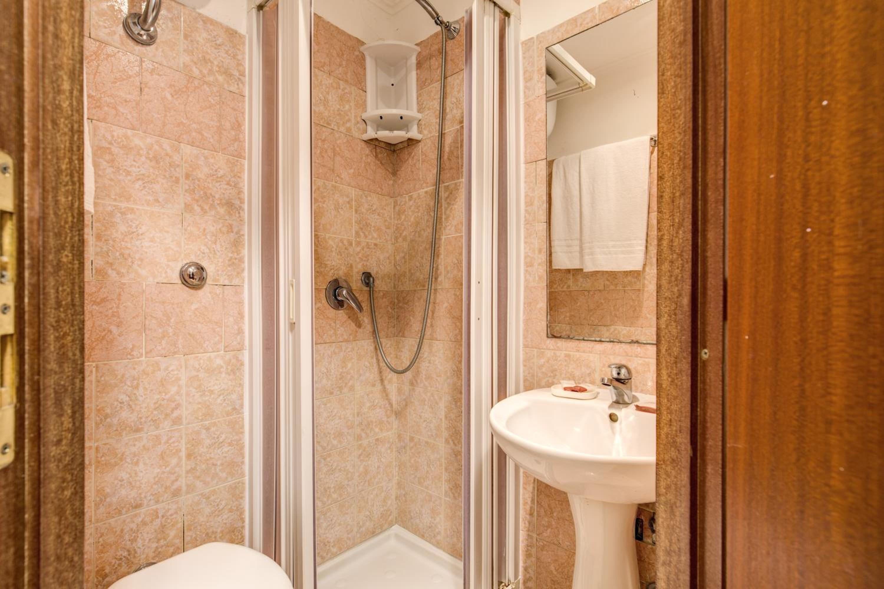 Standard Triple Room photo 2