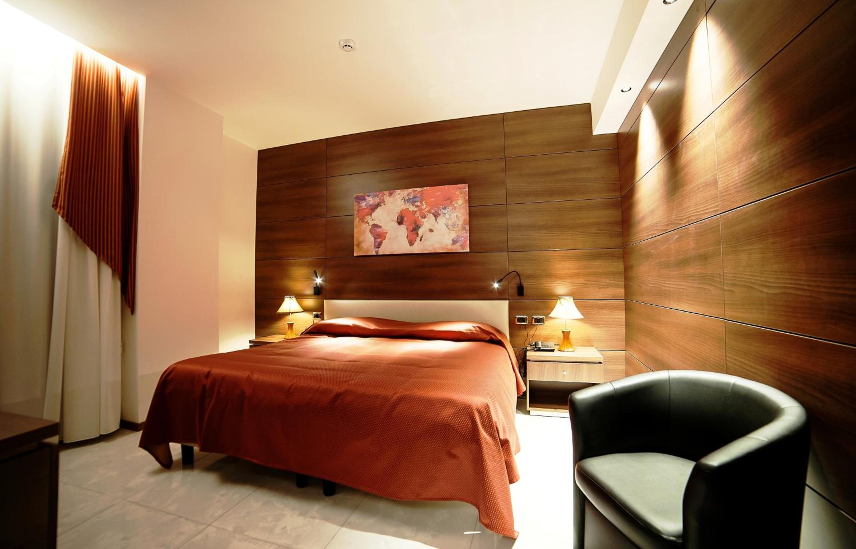 Double Room with Private Bathroom photo 2