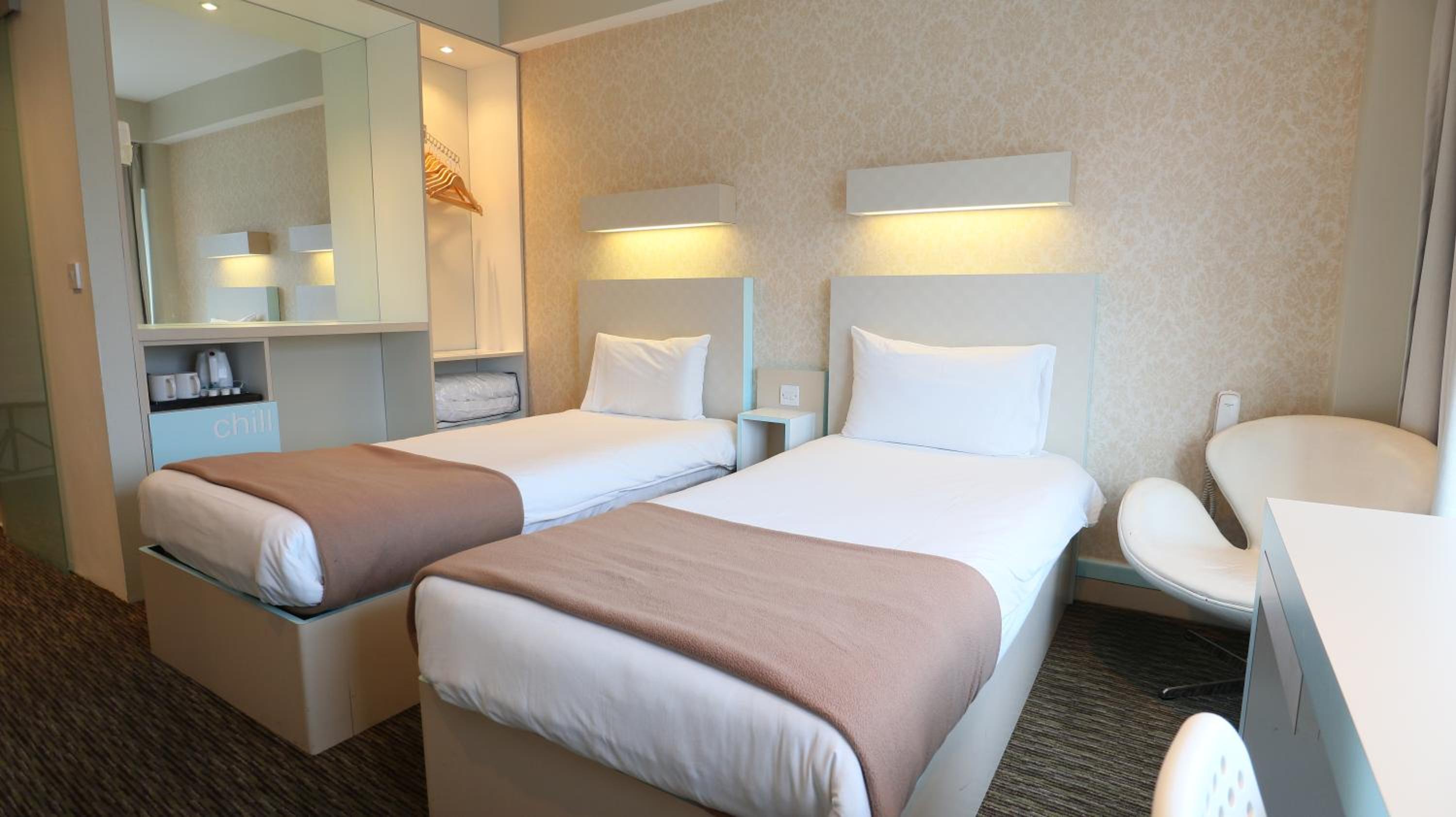 Standard Twin Room - Photo 5