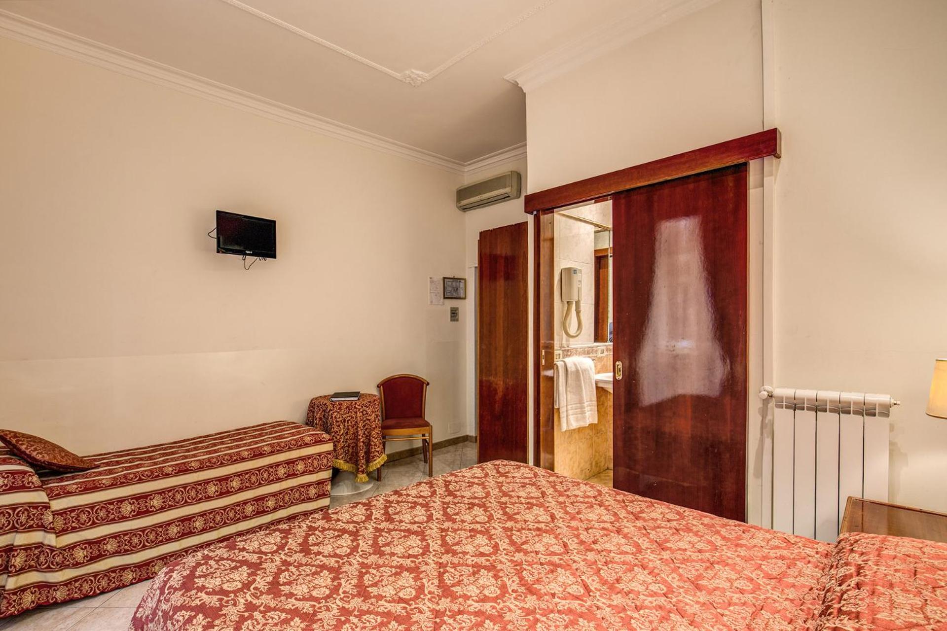 Standard Quadruple Room photo 2