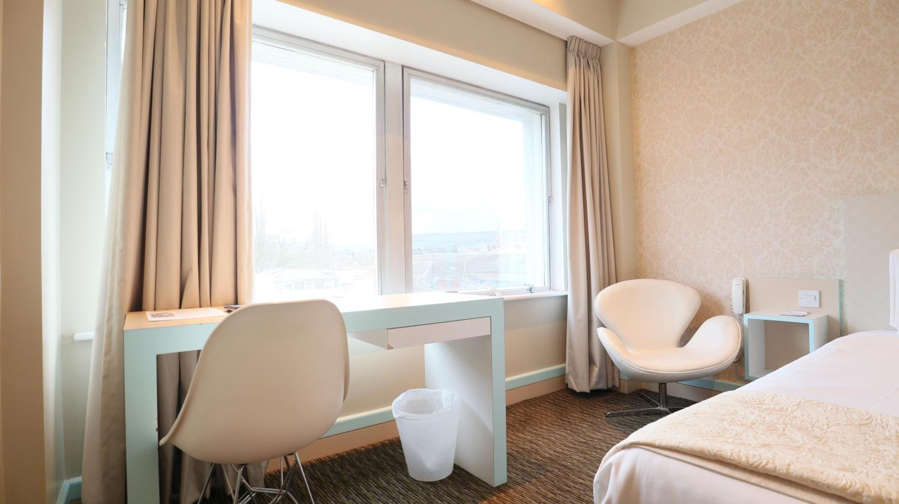 Standard Double Room - Photo 9