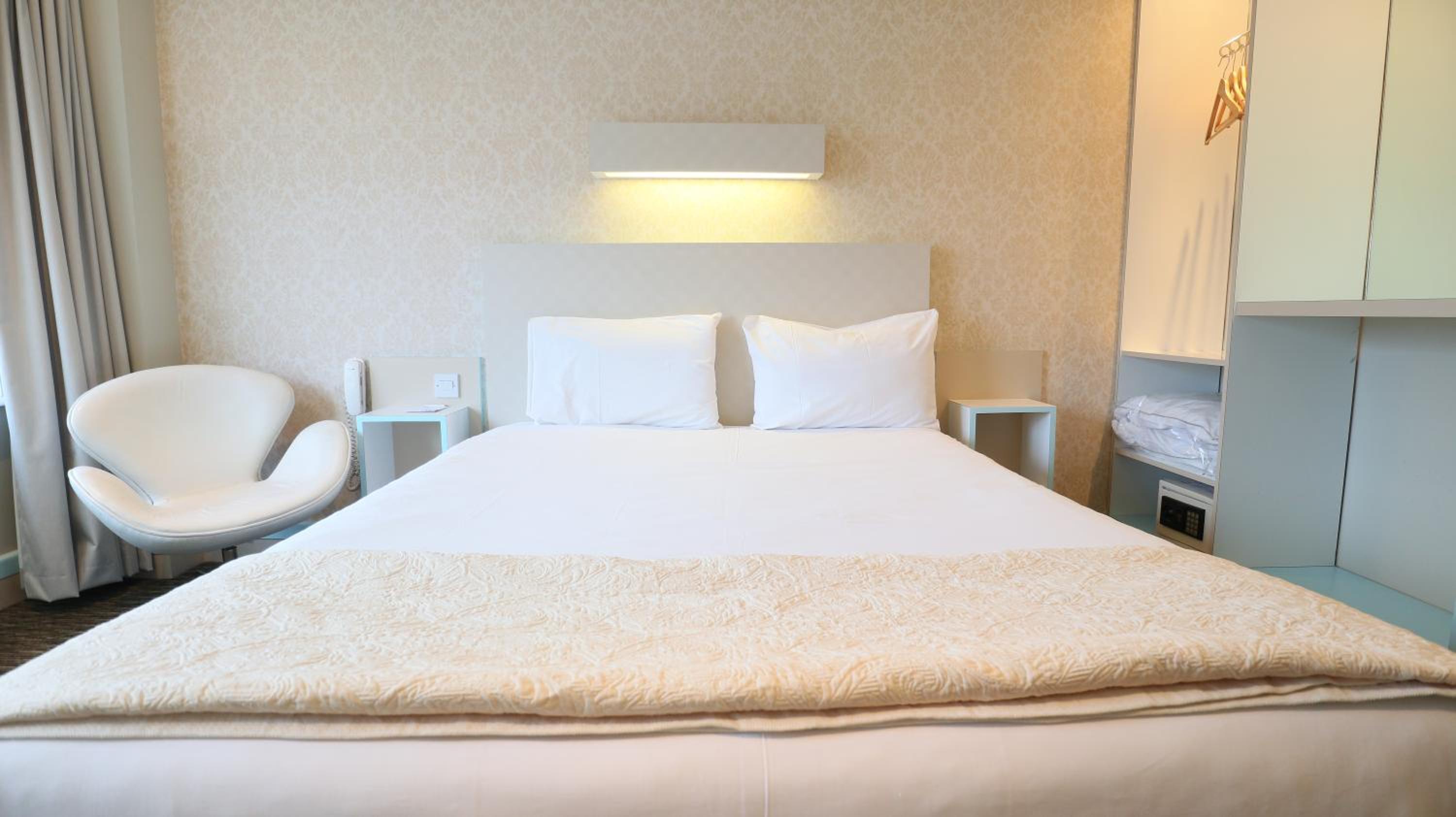 Standard Double Room - Photo 7