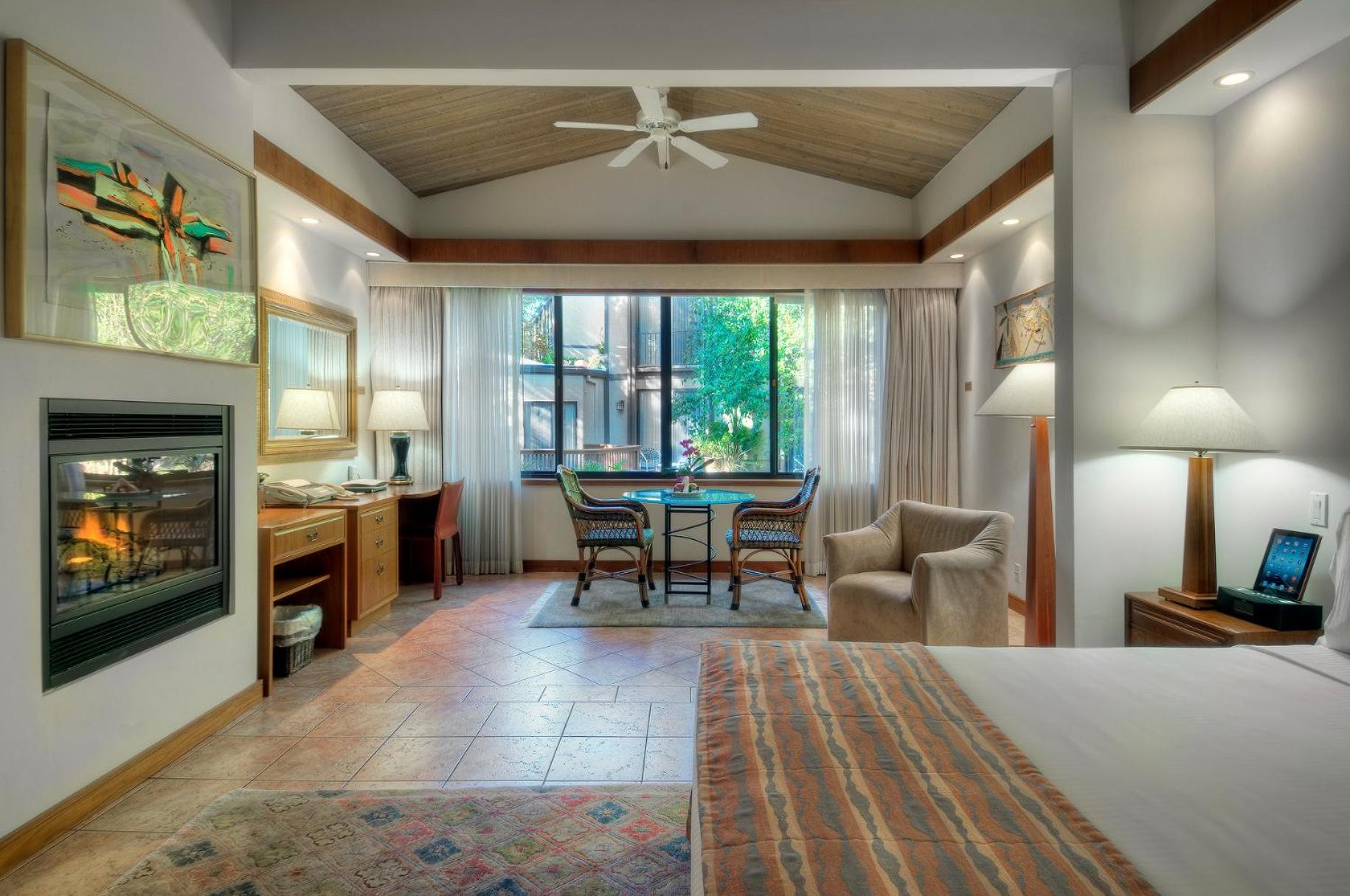 King Suite with Fireplace - Photo 2