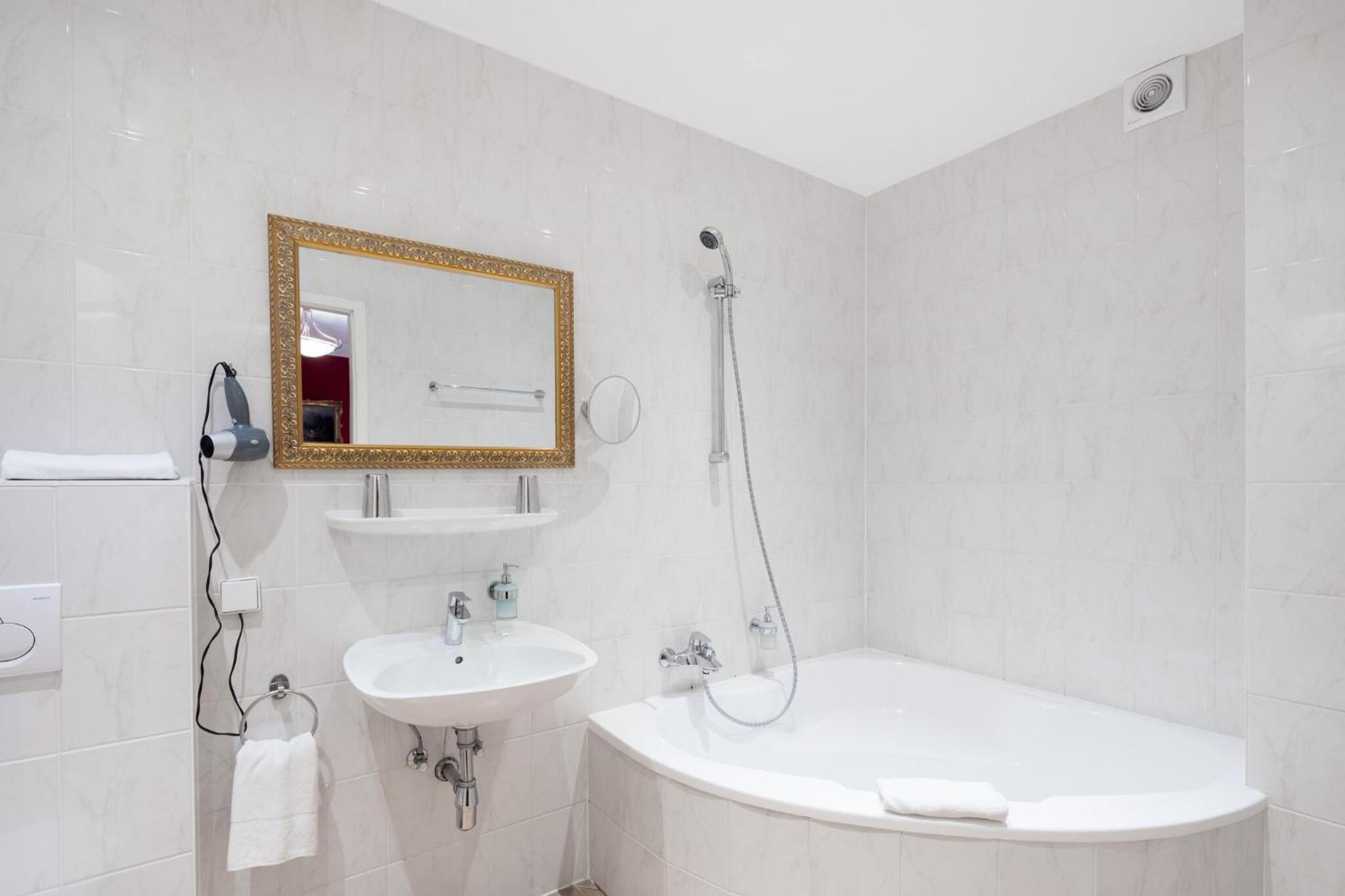 Superior Double Room - Photo 8