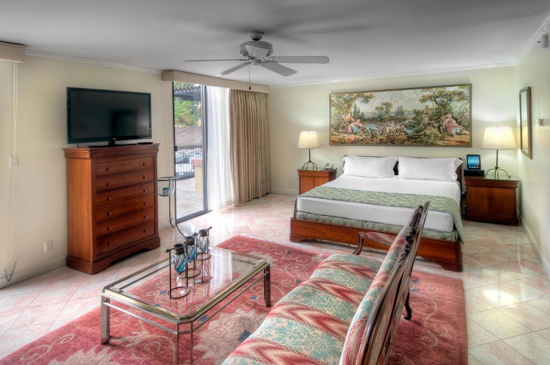 King Suite with Spa Bath - Photo 1