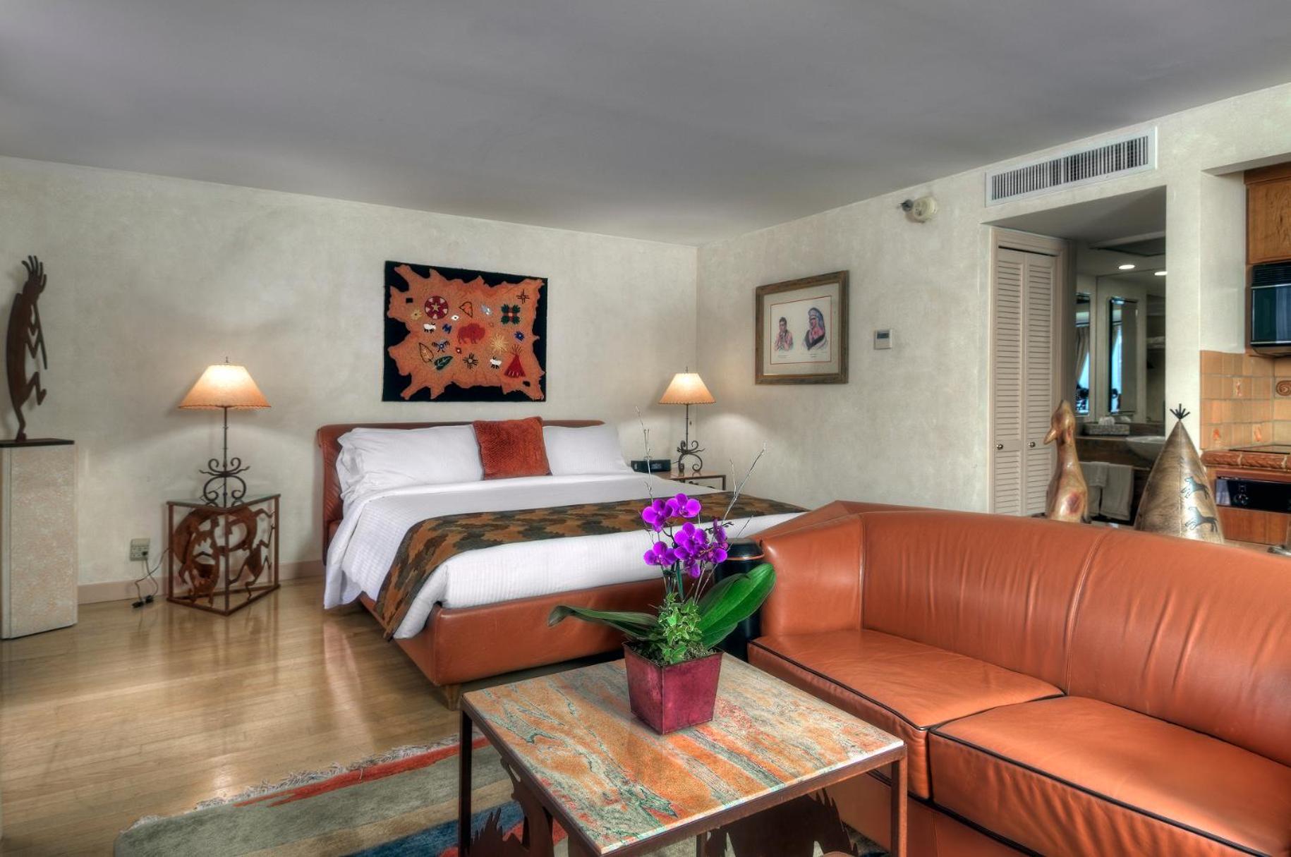 King Suite with Spa Bath - Photo 12