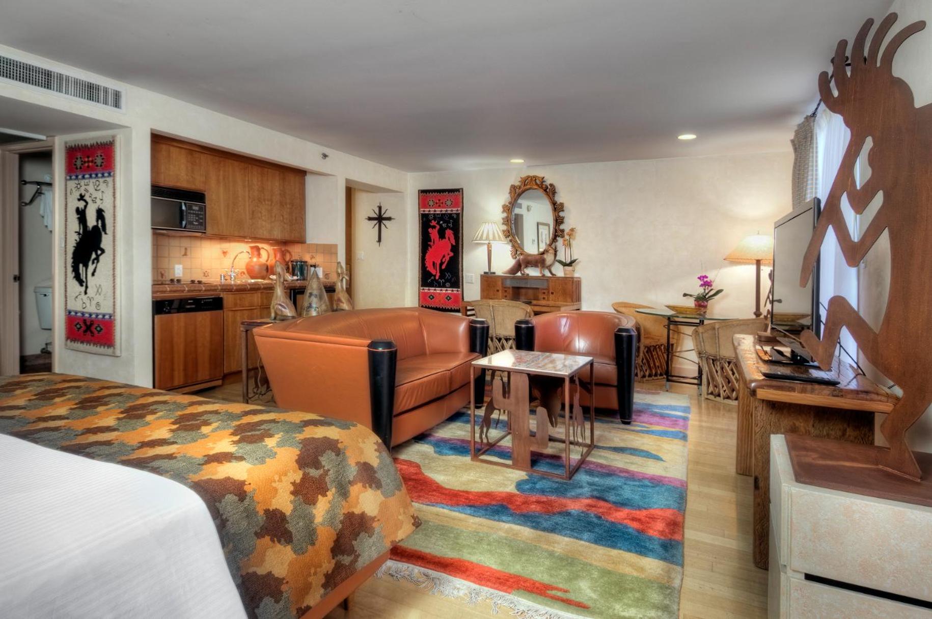 King Suite with Spa Bath - Photo 11