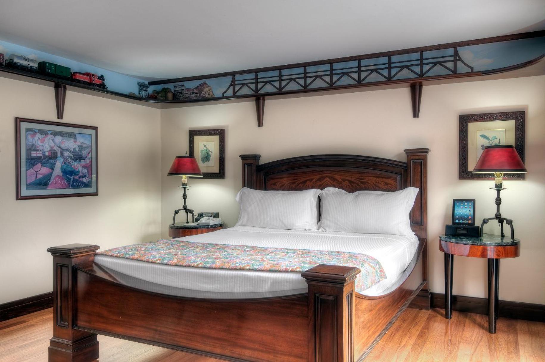 Signature Suite - Photo 4