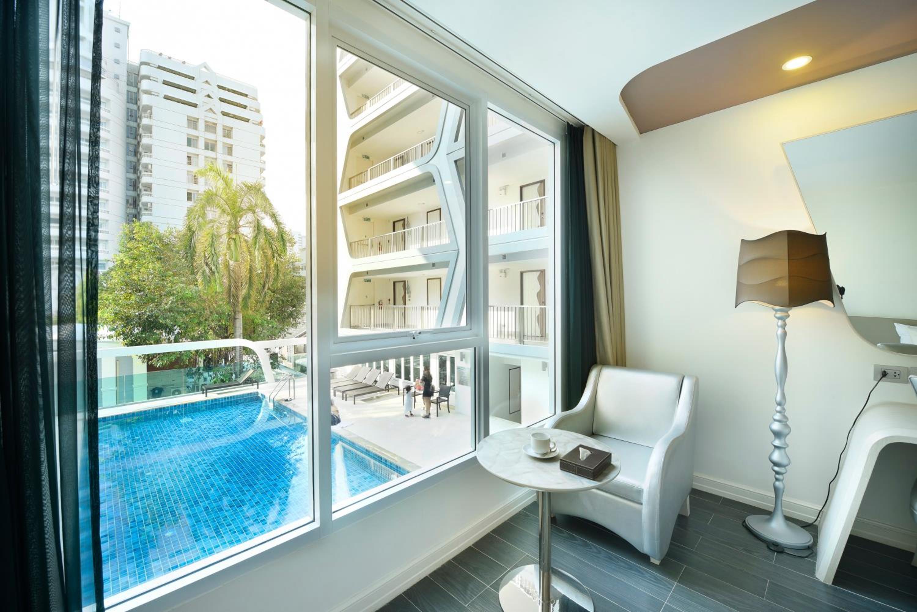 Deluxe Double or Twin Room with Pool View photo 3
