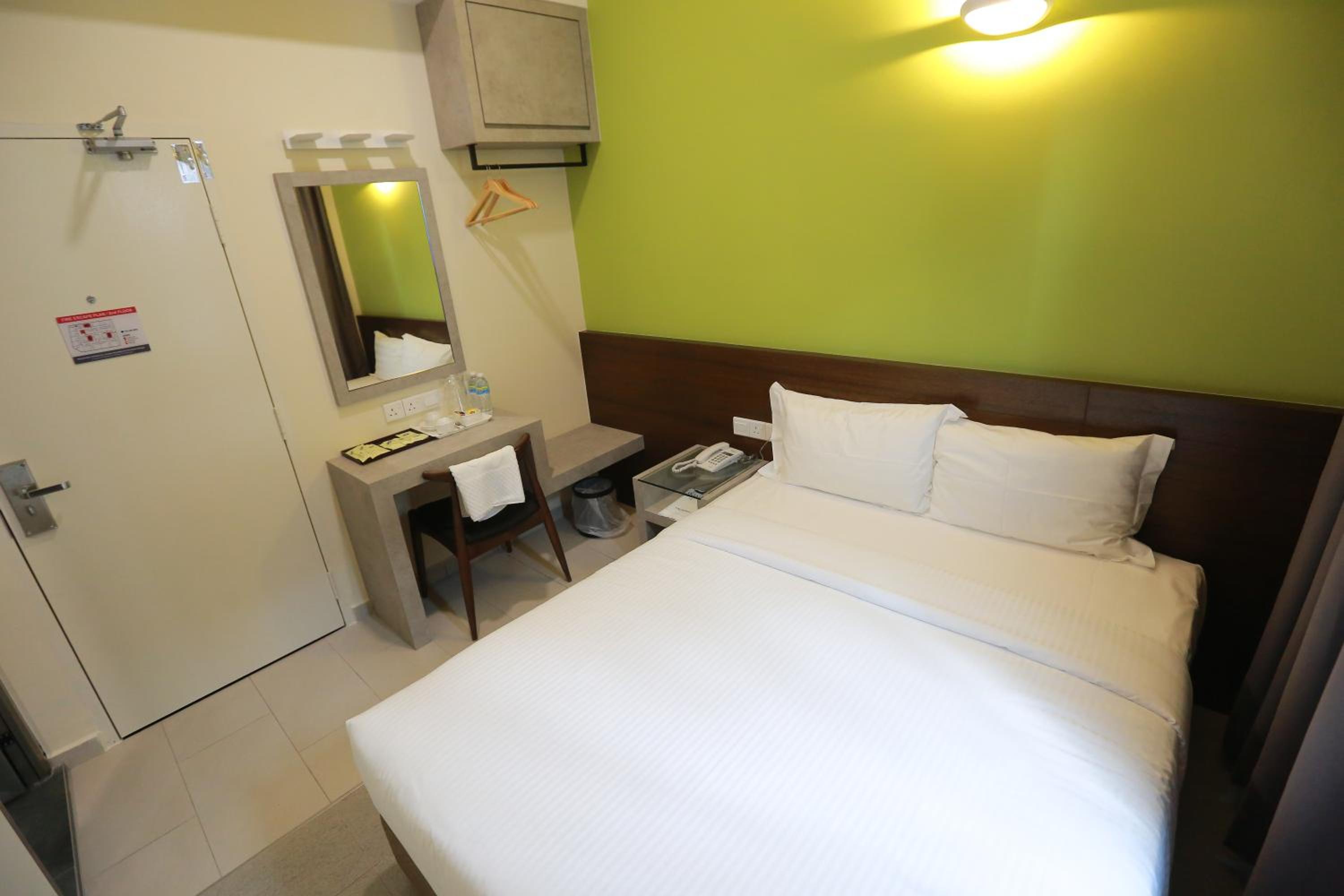 Deluxe King Room photo 2