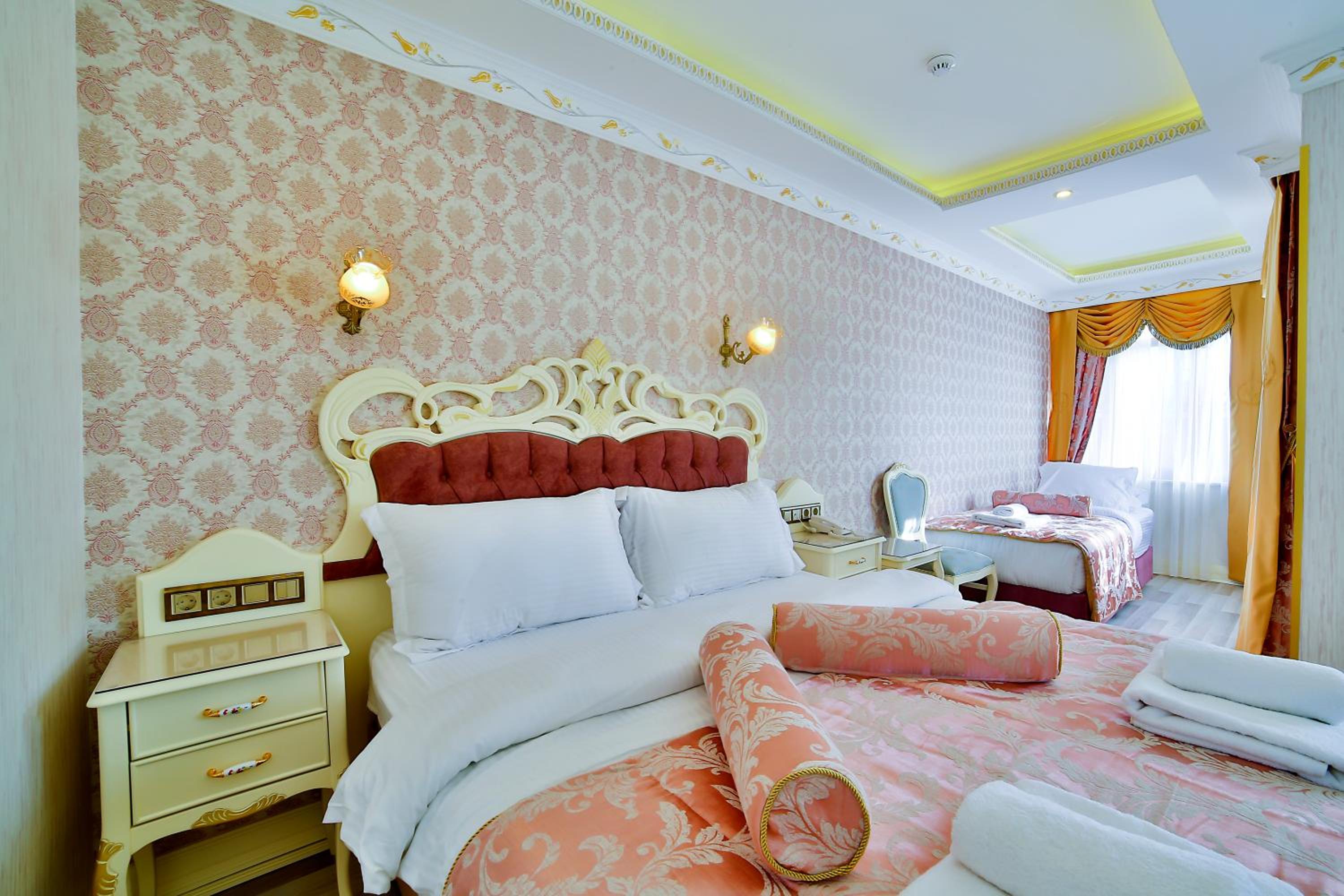 Family Room with Side Sea View photo 2
