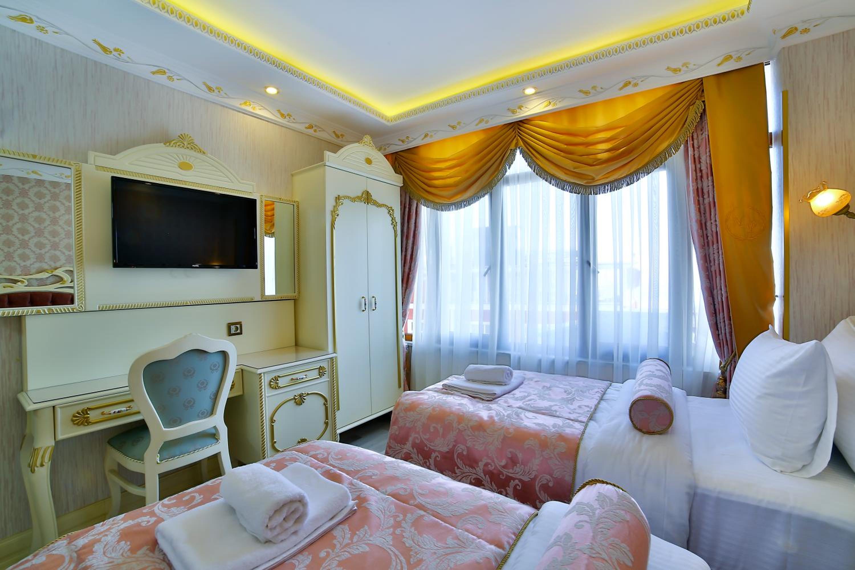 Standard Double or Twin Room photo 1