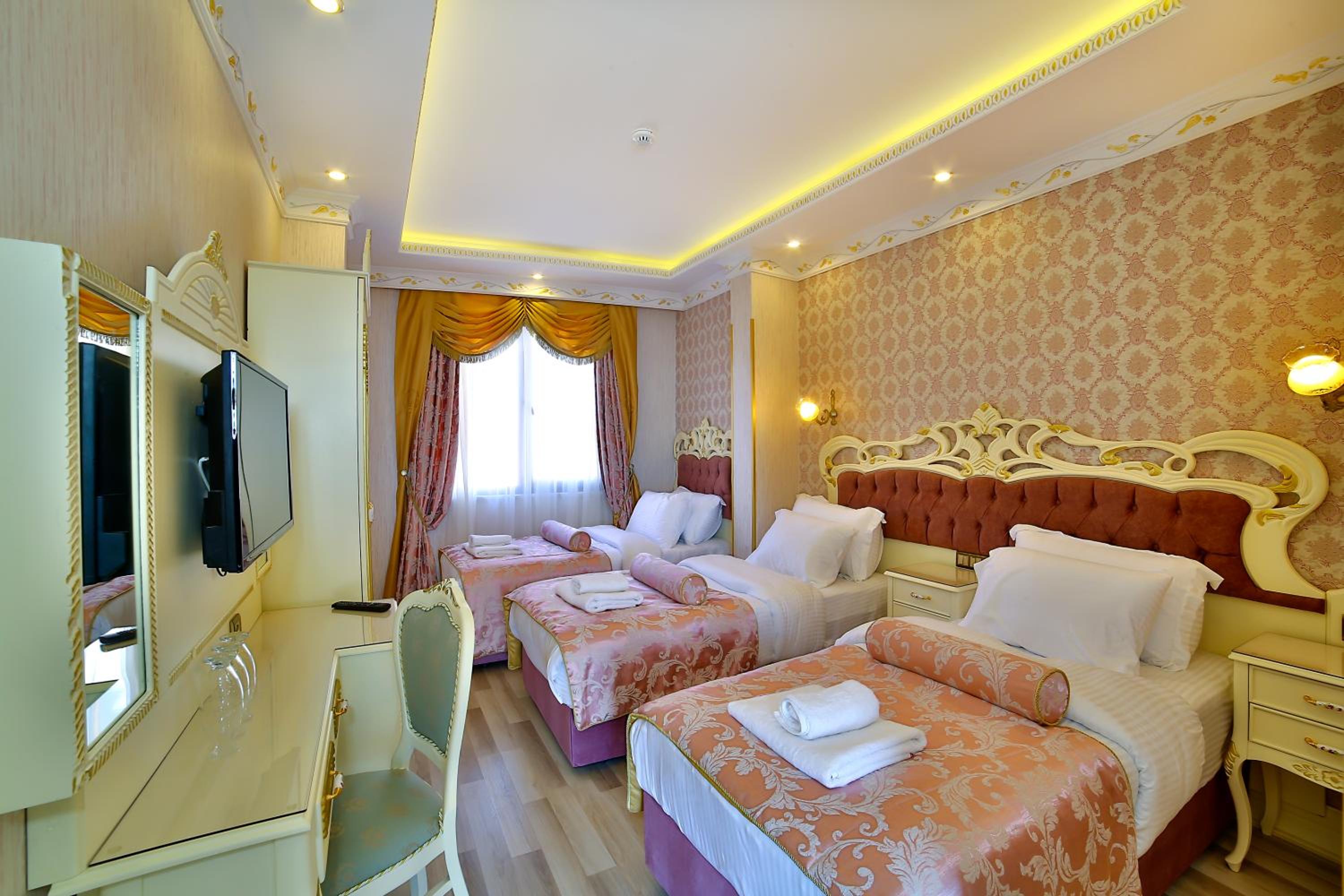 Standard Triple Room photo 2