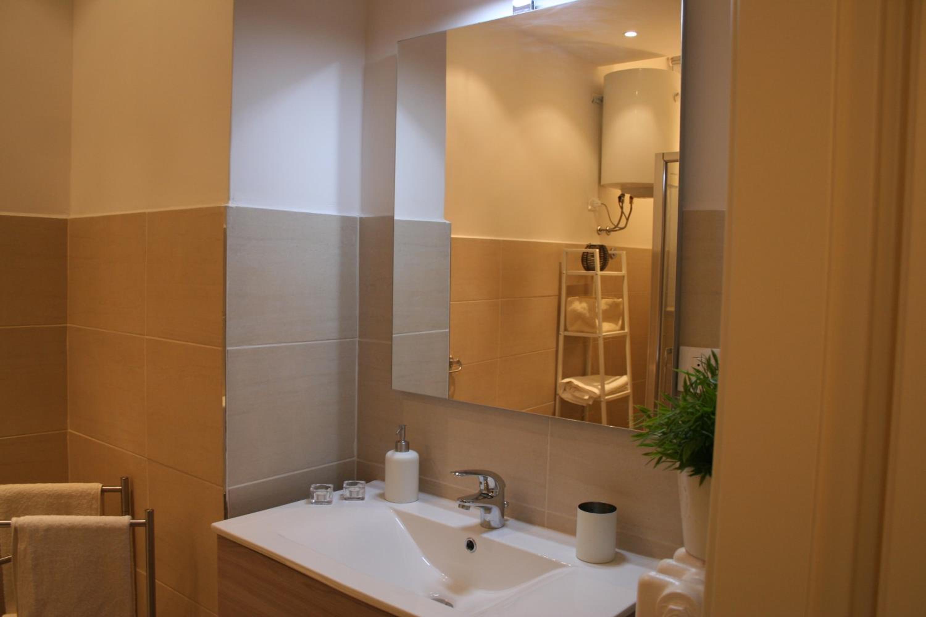 Apartment - Photo 9