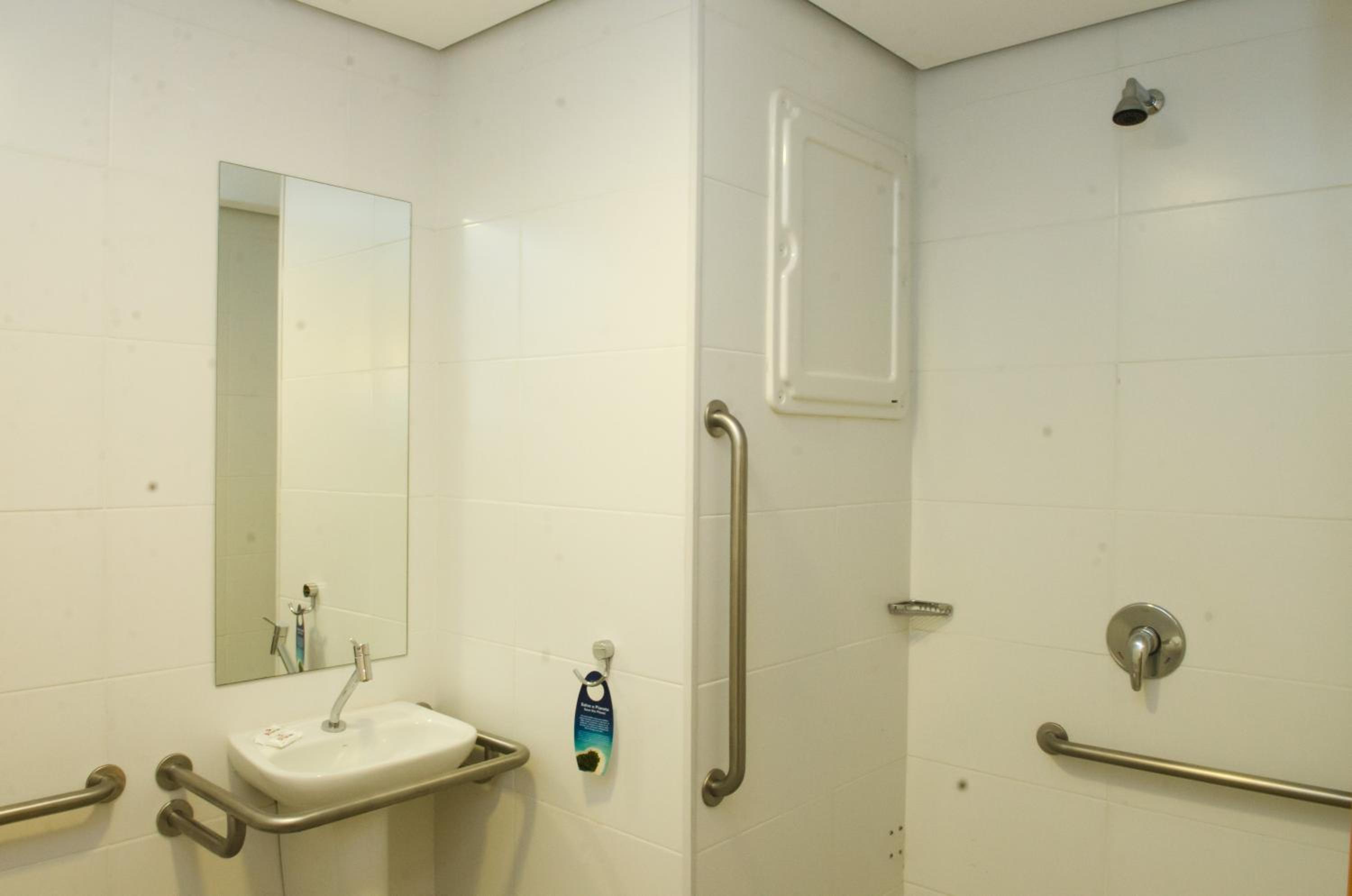 Standard Twin Room photo 3