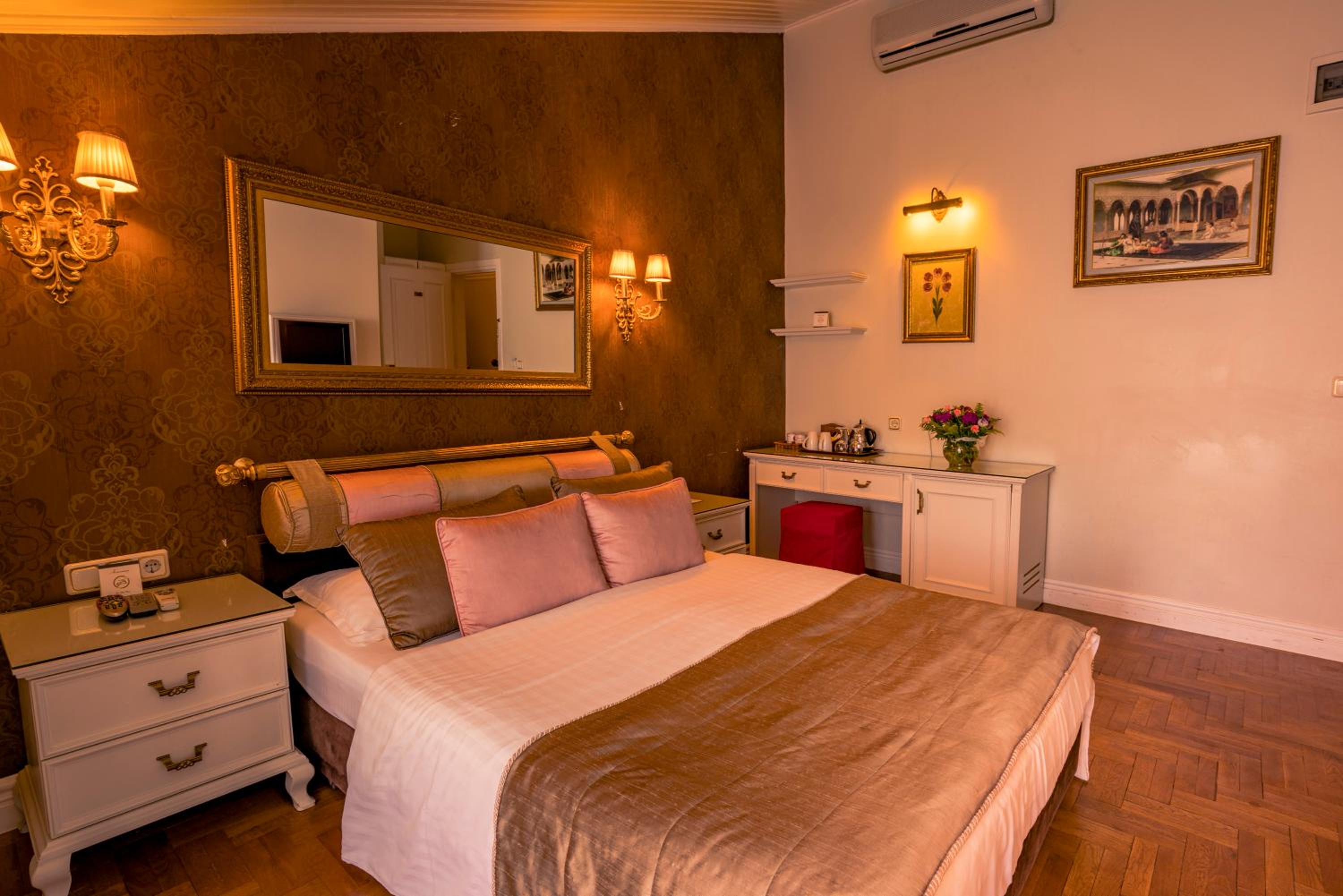Superior Double or Twin Room photo 2