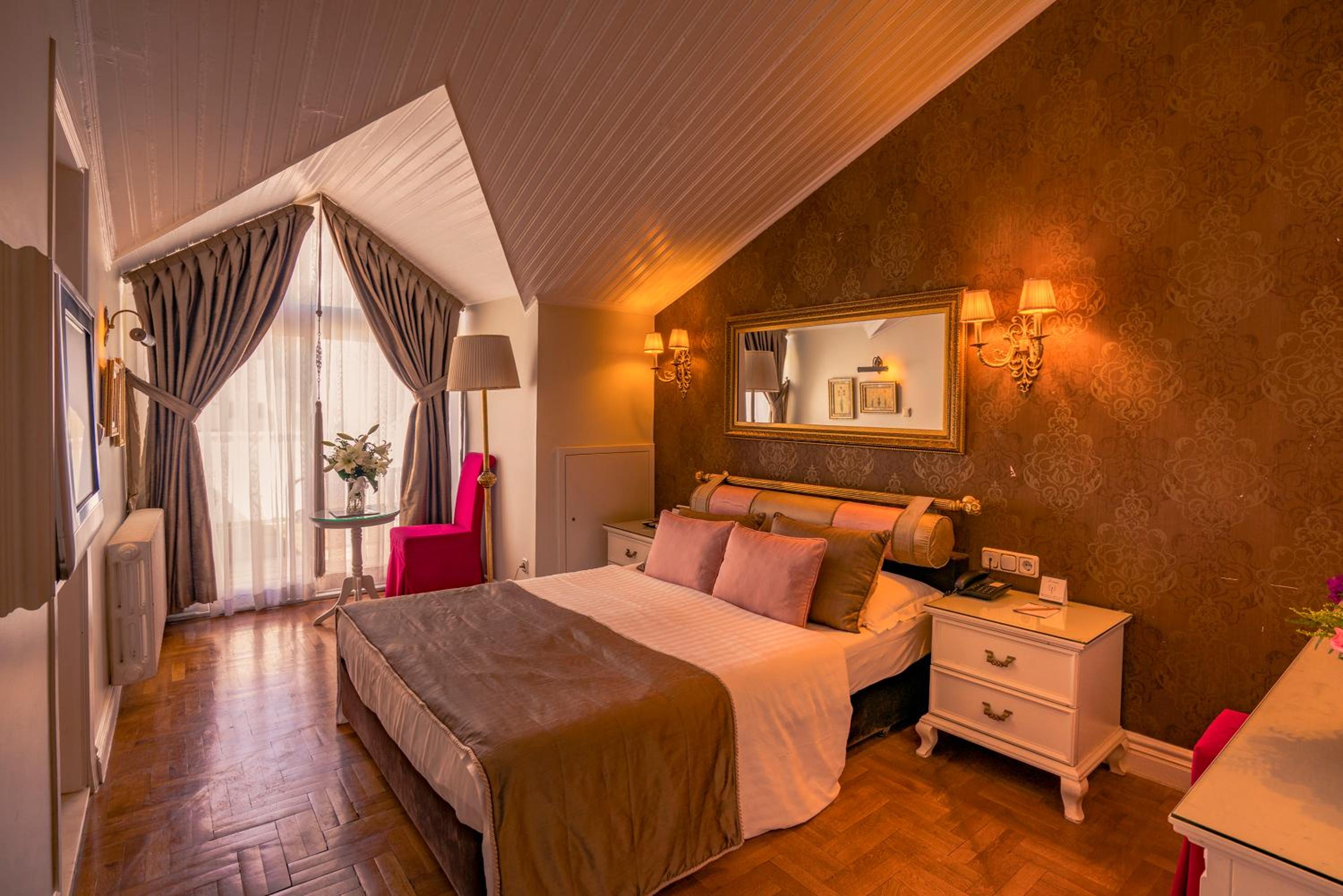 Superior Double or Twin Room photo 3
