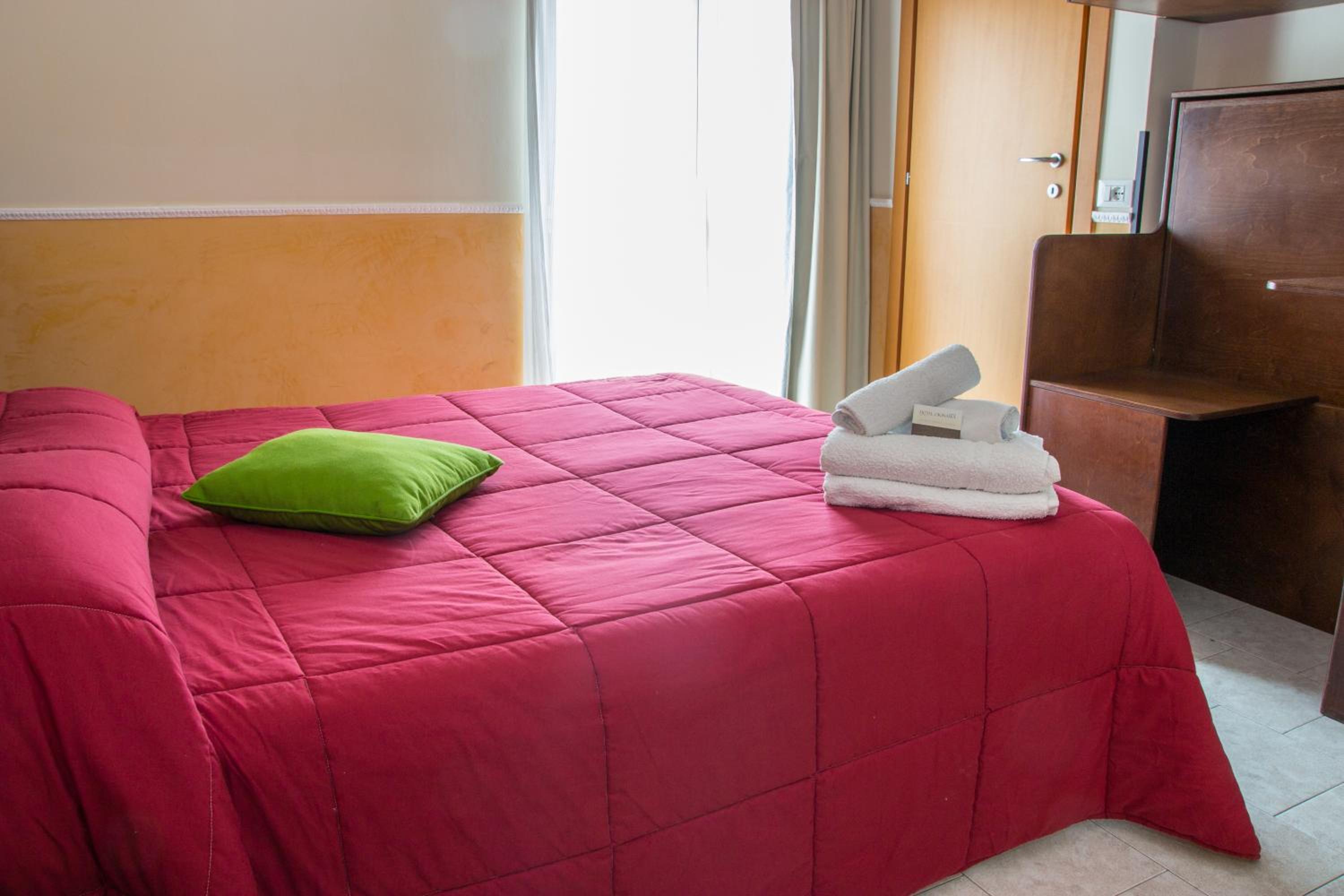 Double Room - Photo 18