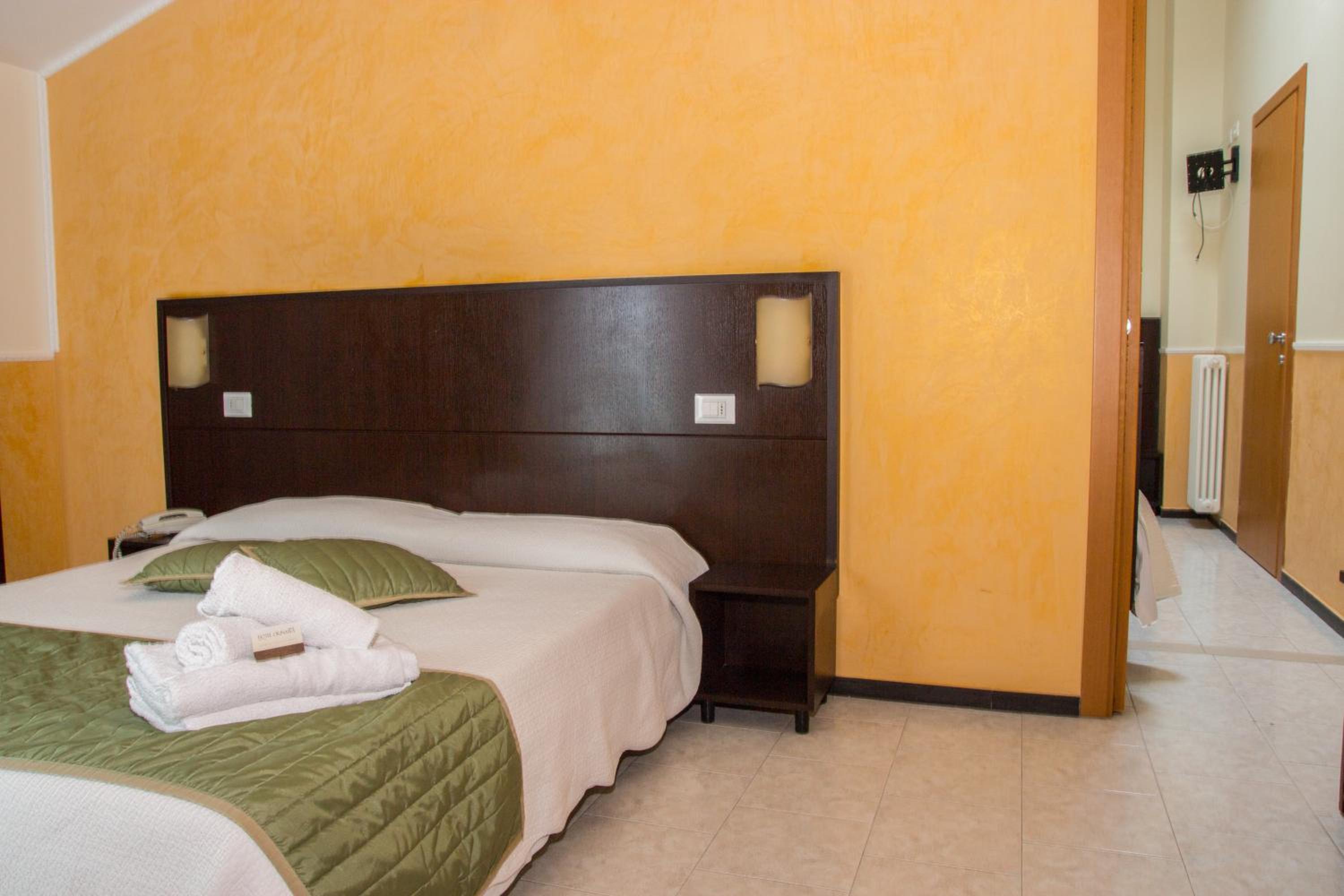 Quadruple Room - Photo 7