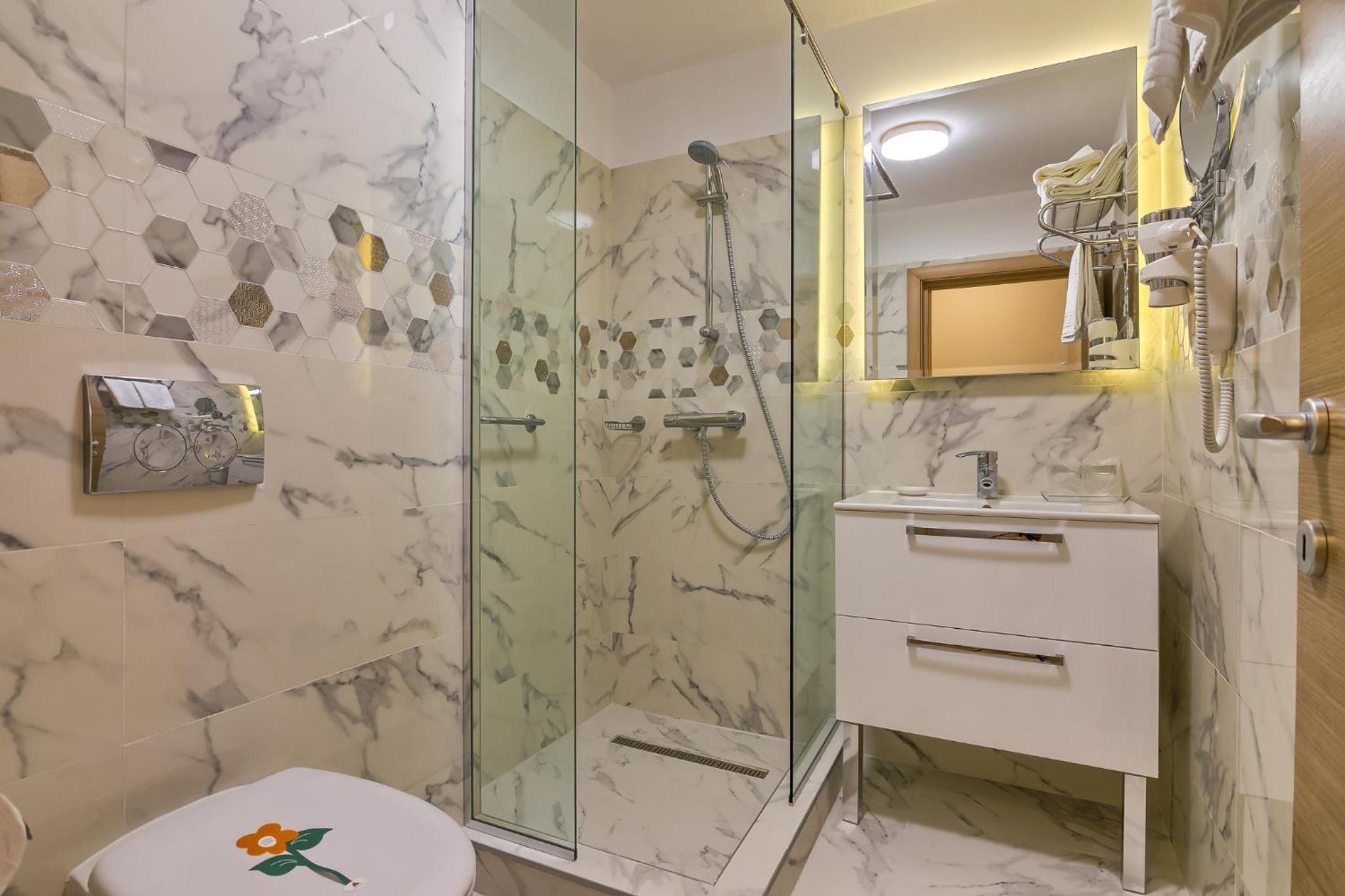 Superior Double Room - Photo 11