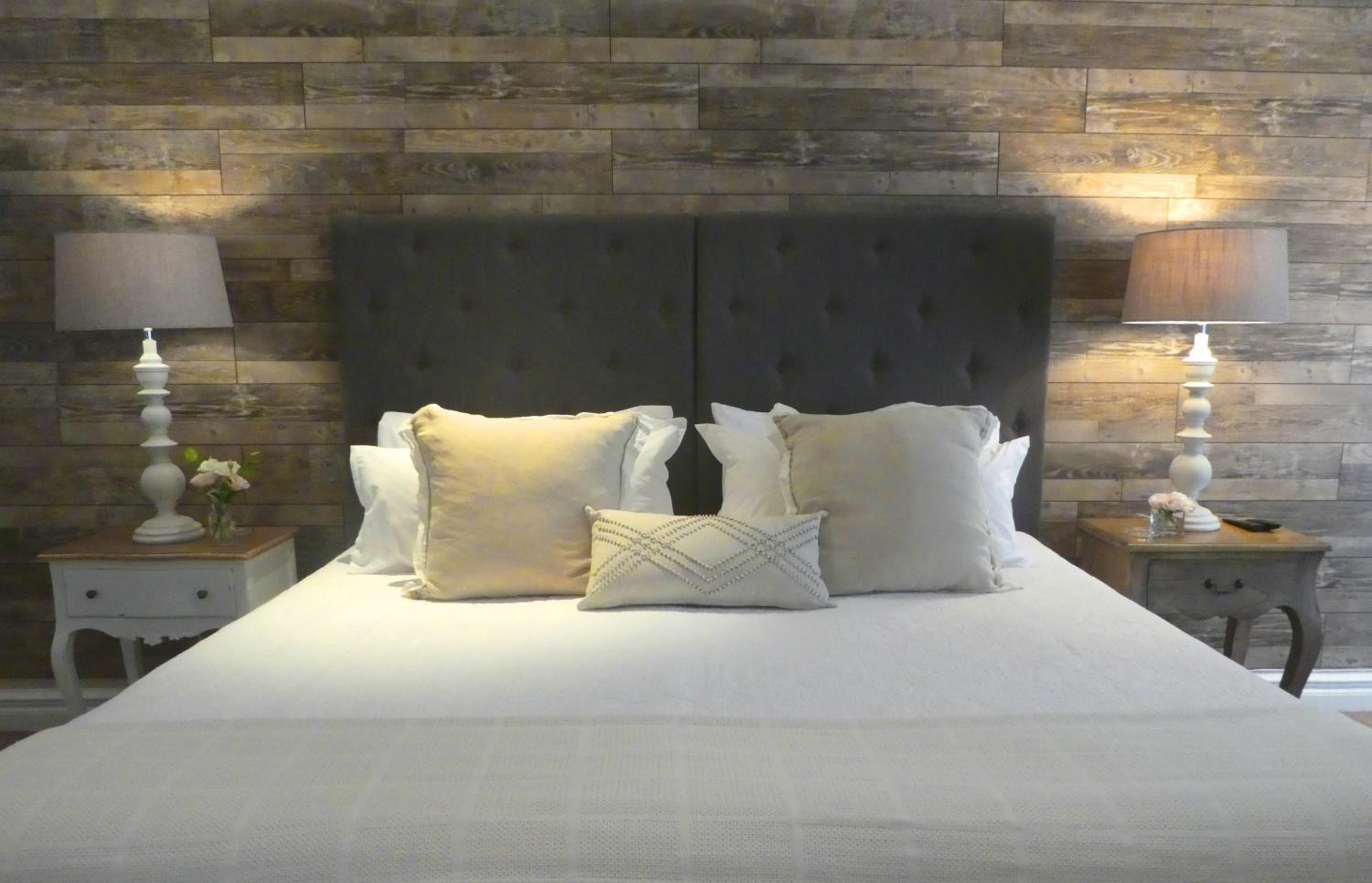 Deluxe King Suite photo 1