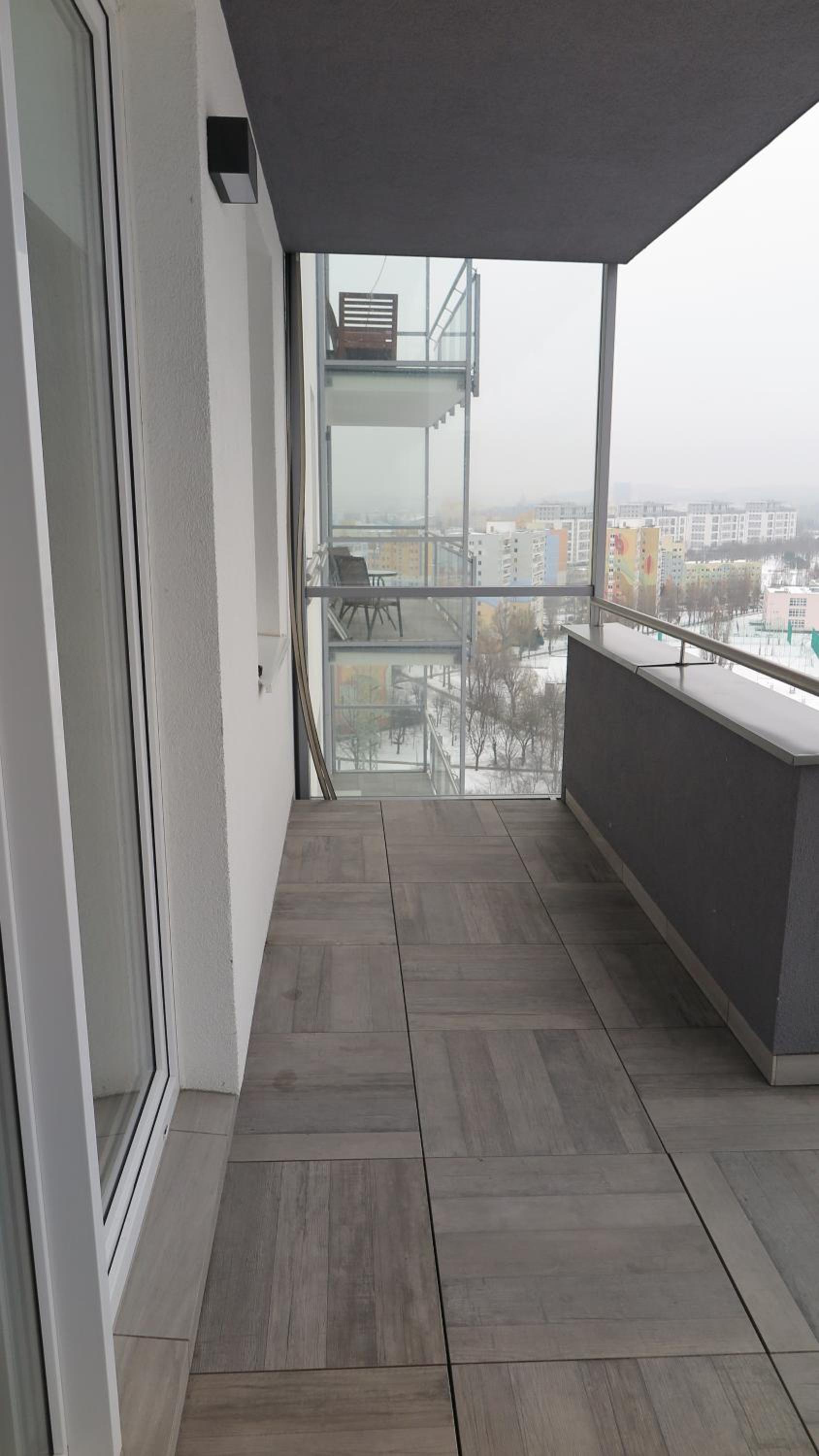 Apartment with Balcony - Photo 9