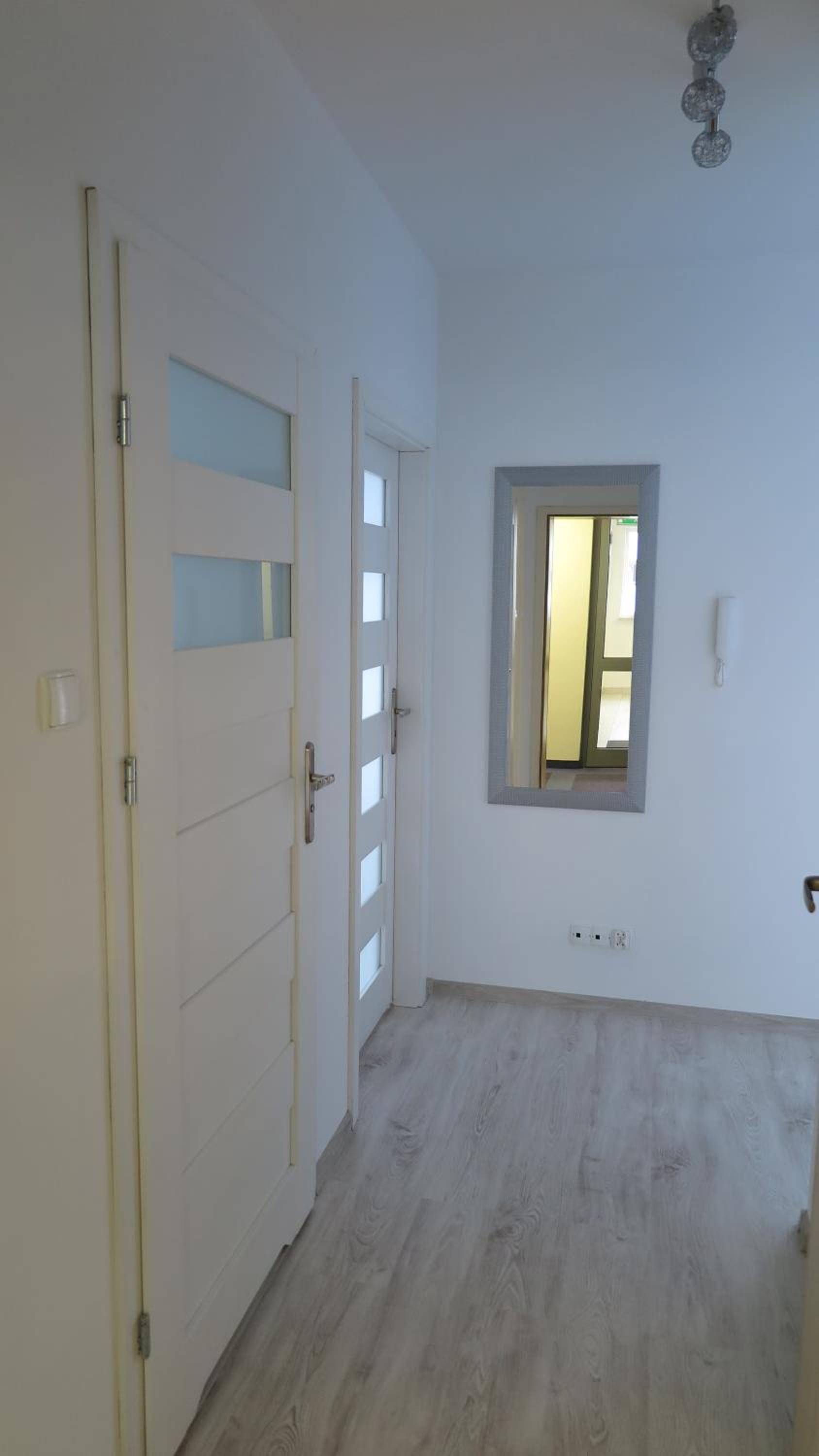 Apartment with Balcony - Photo 14