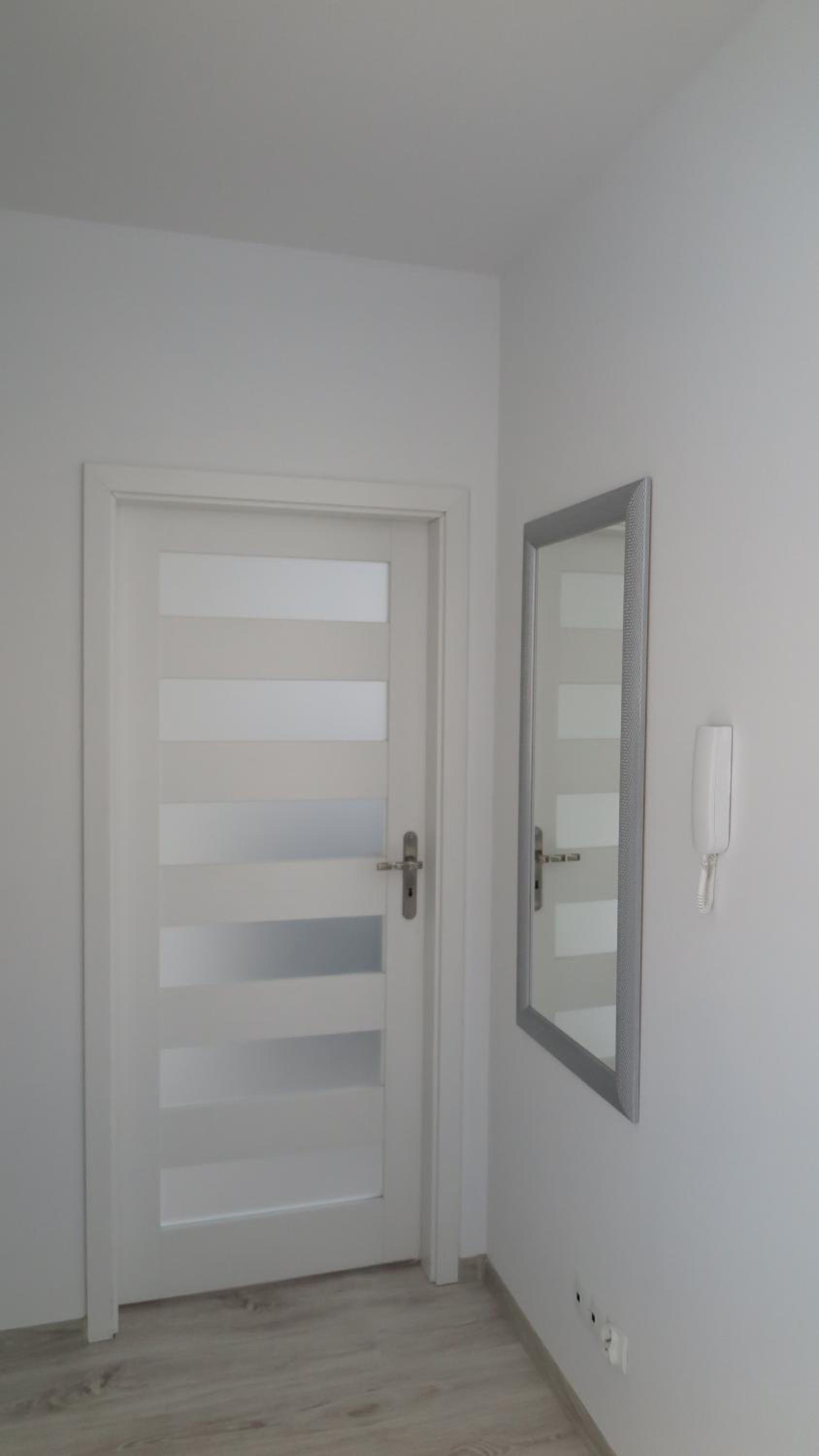 Apartment with Balcony - Photo 10