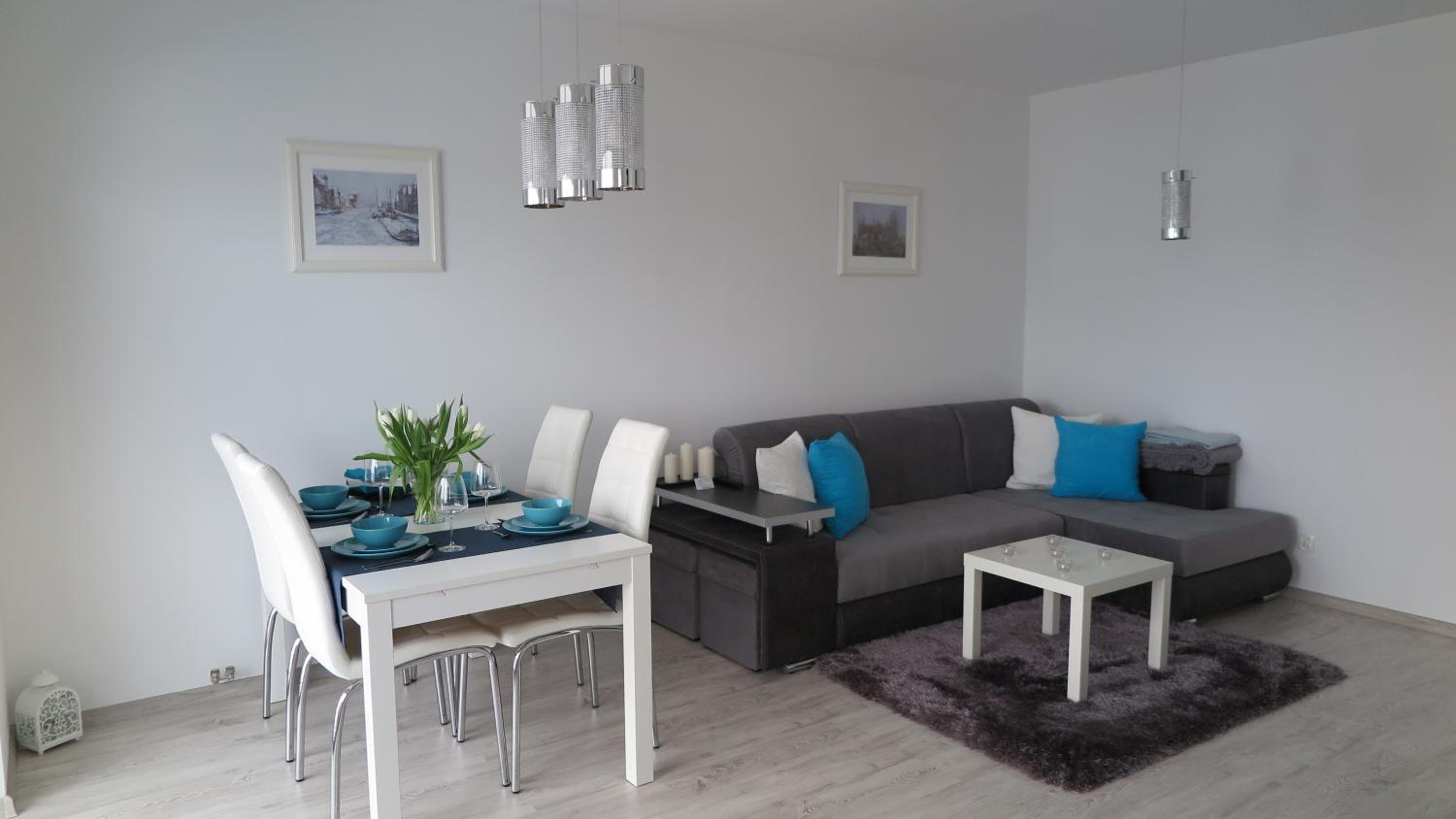 Apartment with Balcony - Photo 24