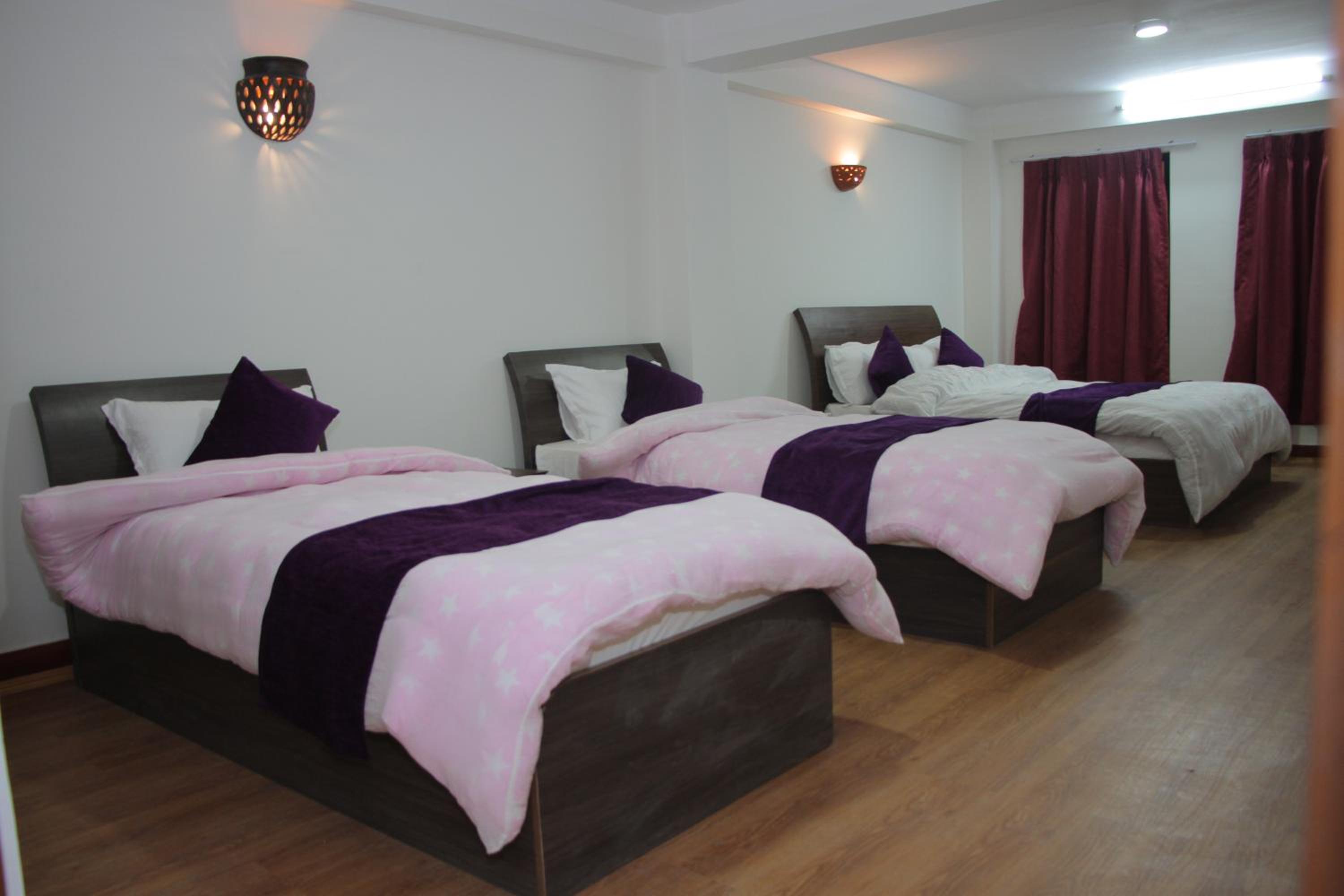 Deluxe Family Room photo 3