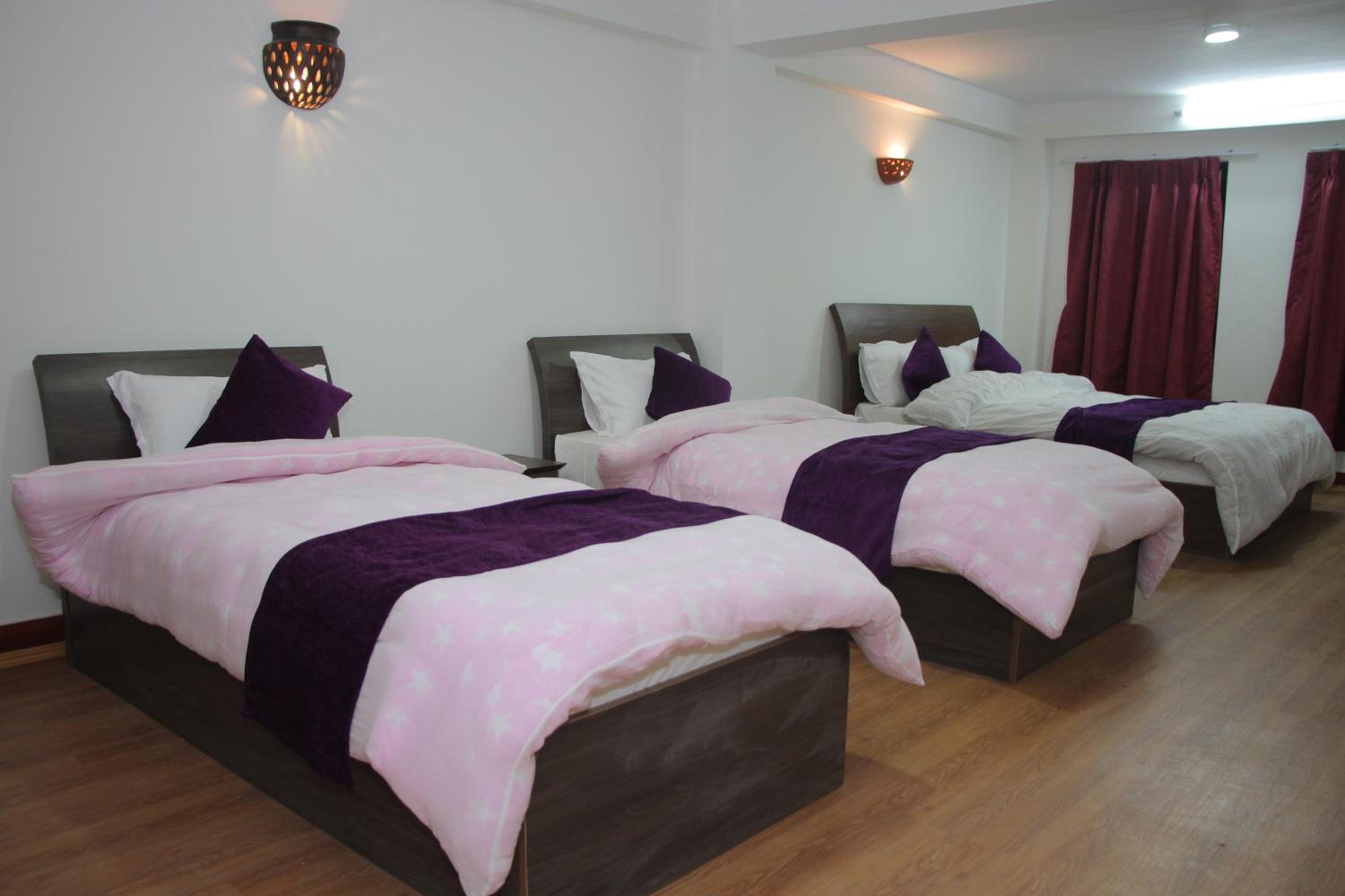 Deluxe Family Room photo 2