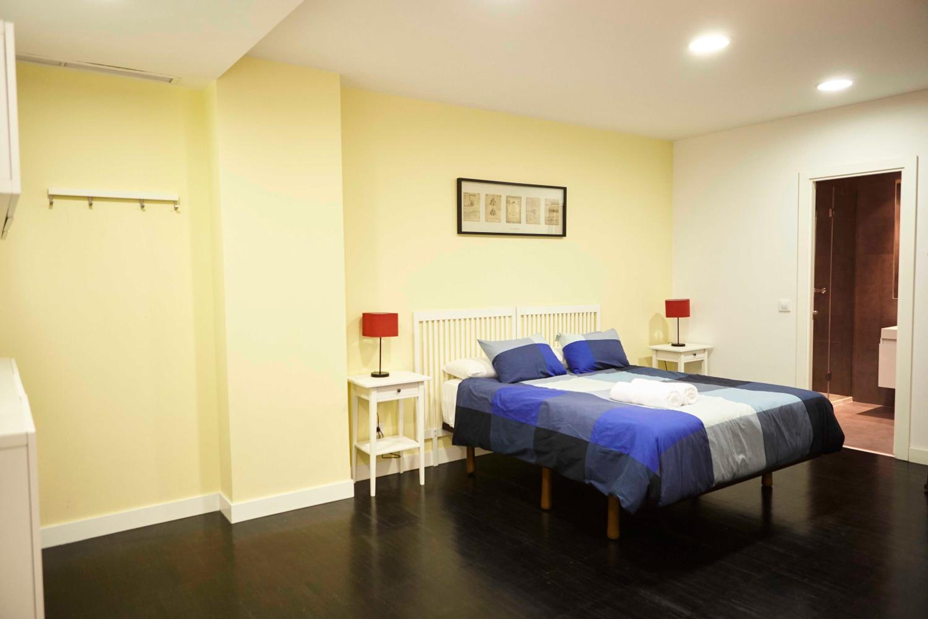 Three-Bedroom Apartment - Photo 17