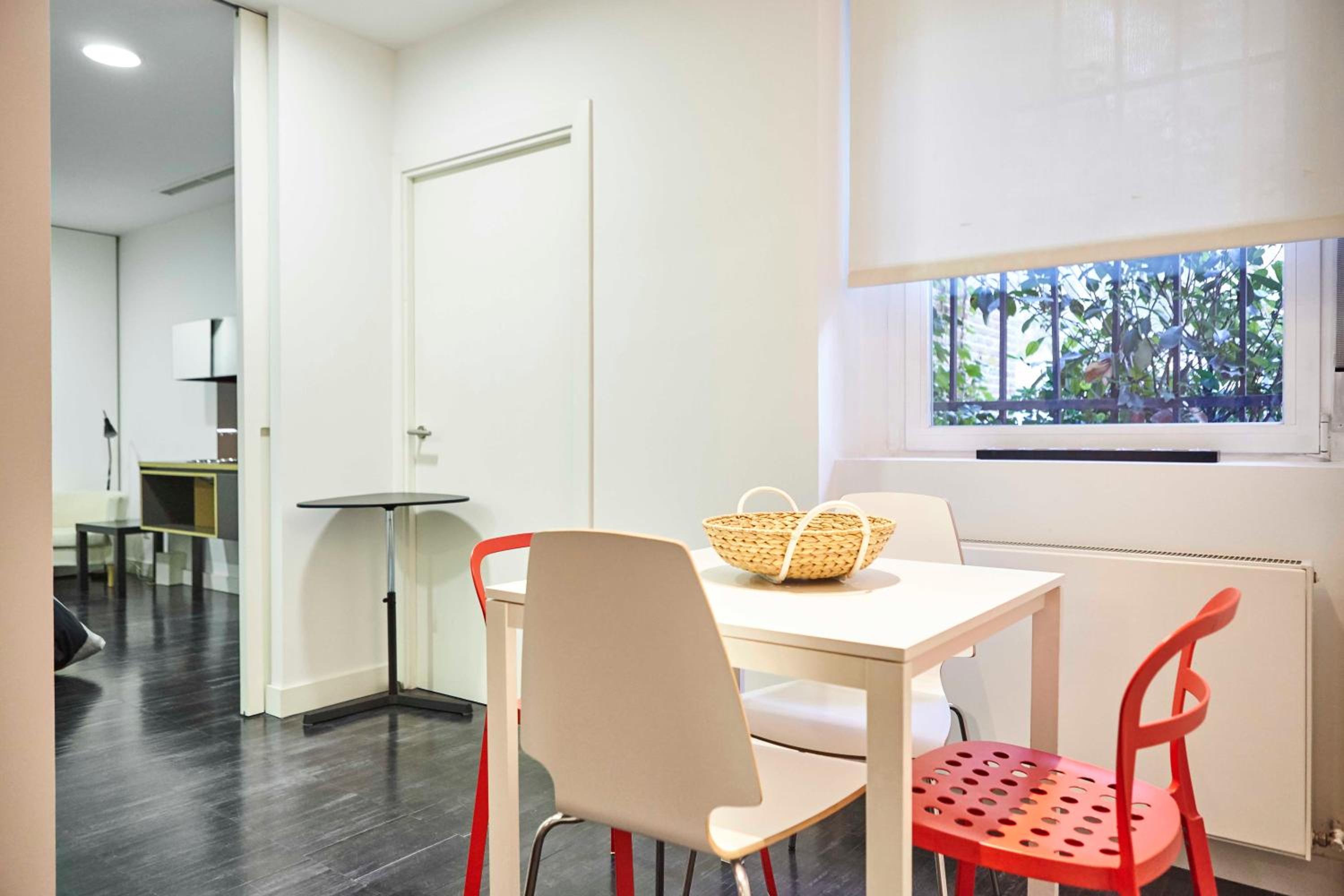 Three-Bedroom Apartment - Photo 10