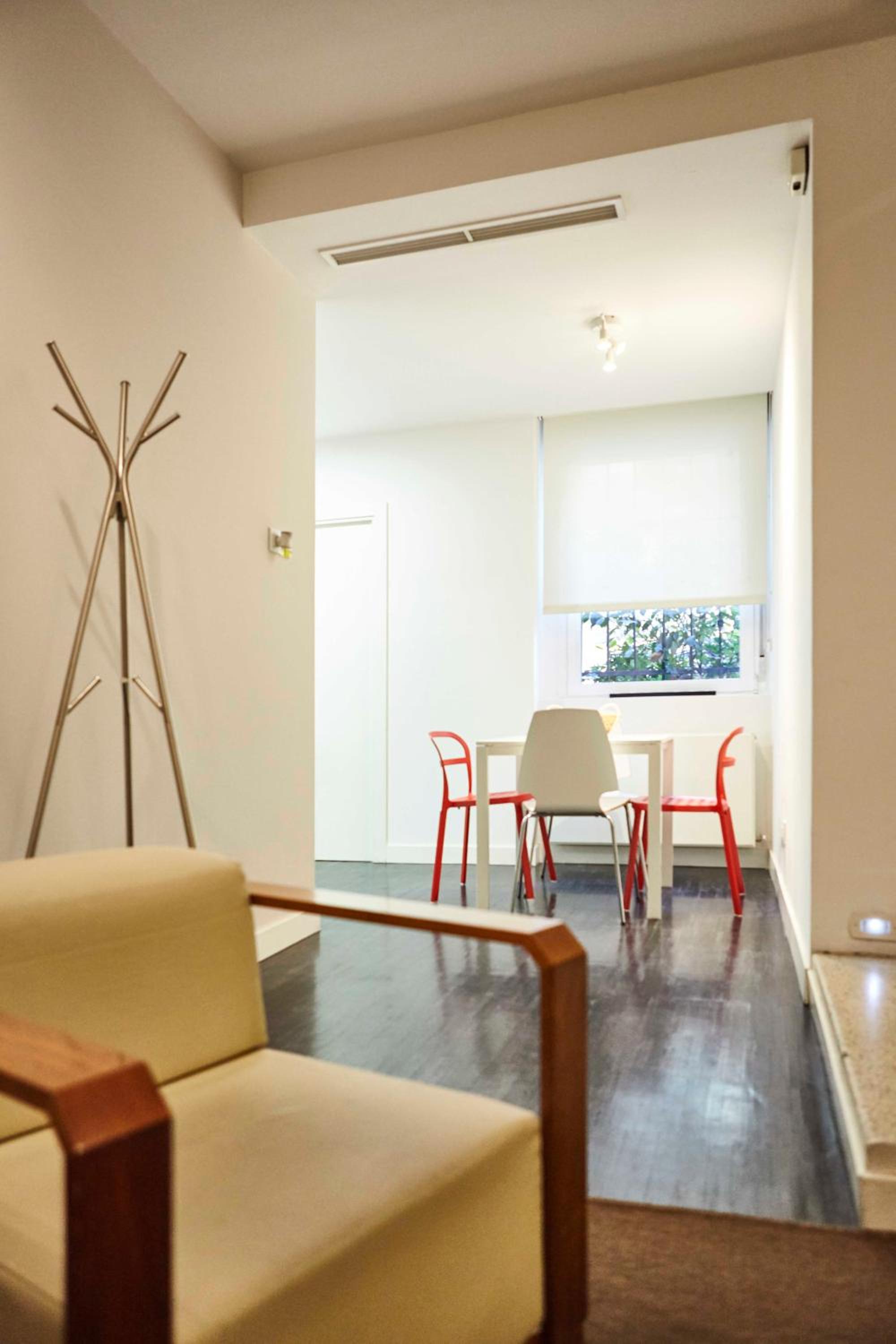 Three-Bedroom Apartment - Photo 9