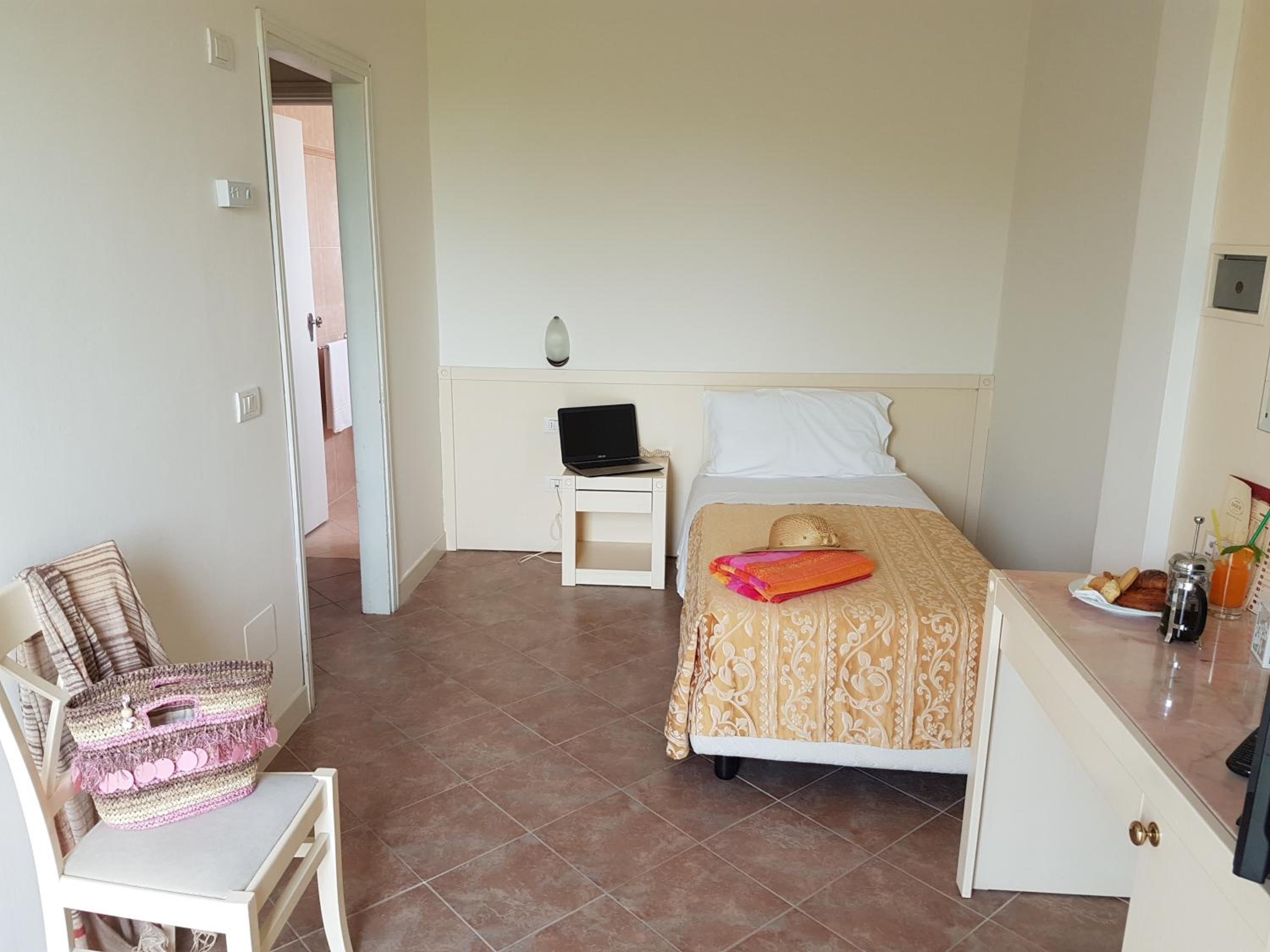 Classic Single Room