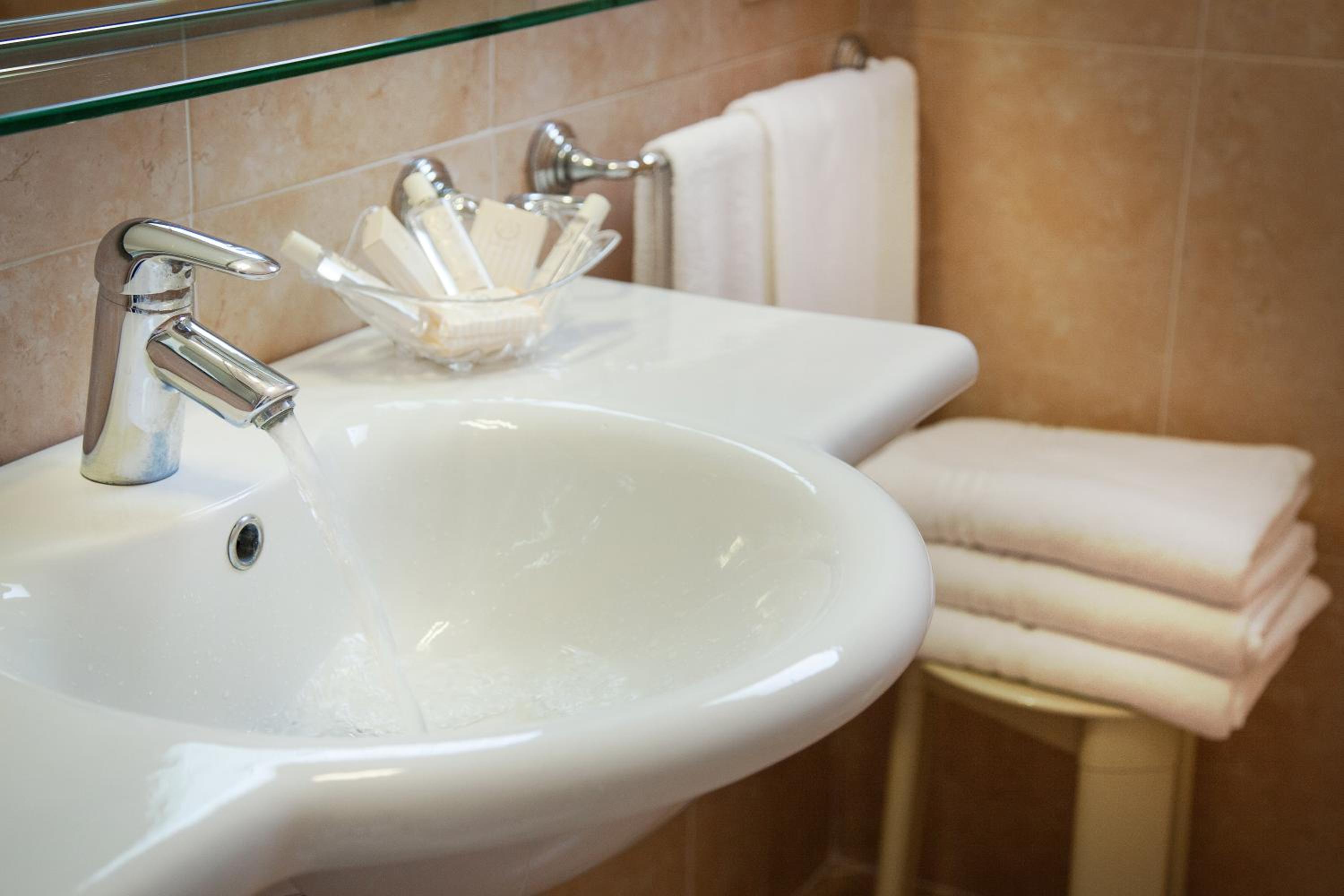 Superior Double or Twin Room with Sea View - Photo 6