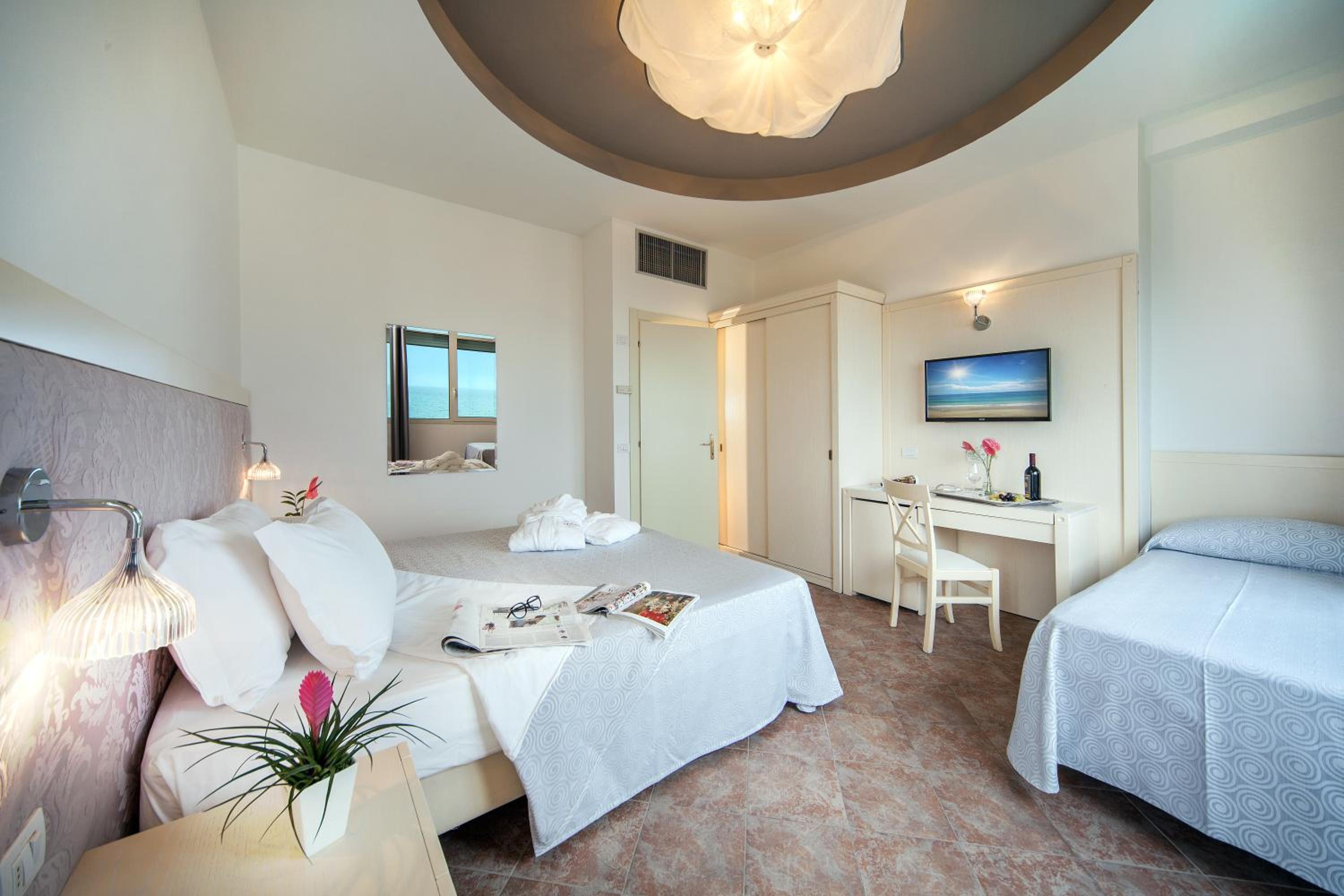 Classic Triple Room - Photo 1